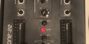 Vends table de mixage Allen & Heath Xone 22