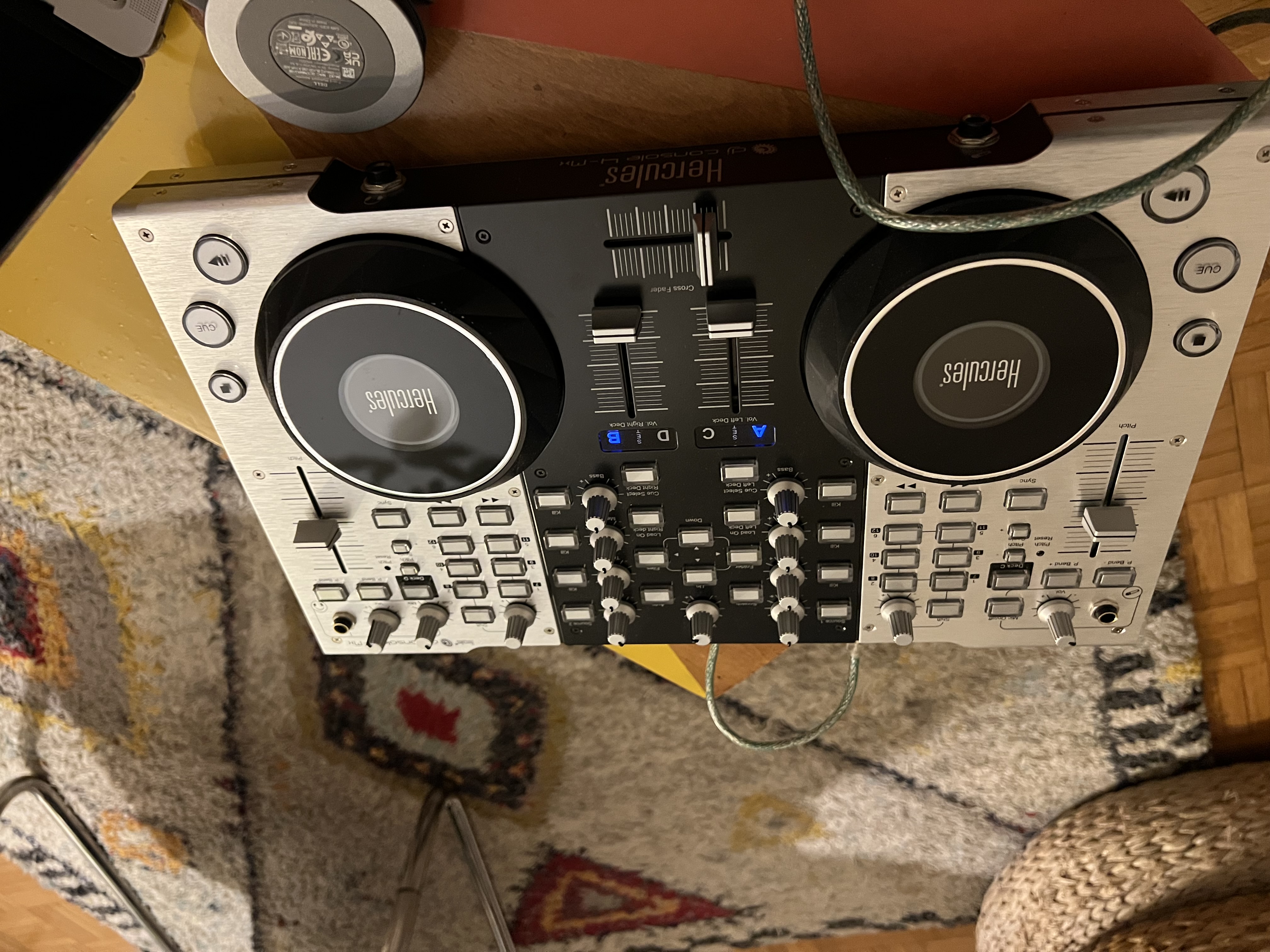 Platine DJ console 4 Mx Hercules 