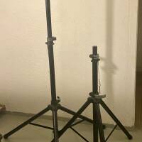 Vends une paire de pieds d'enceinte K & M