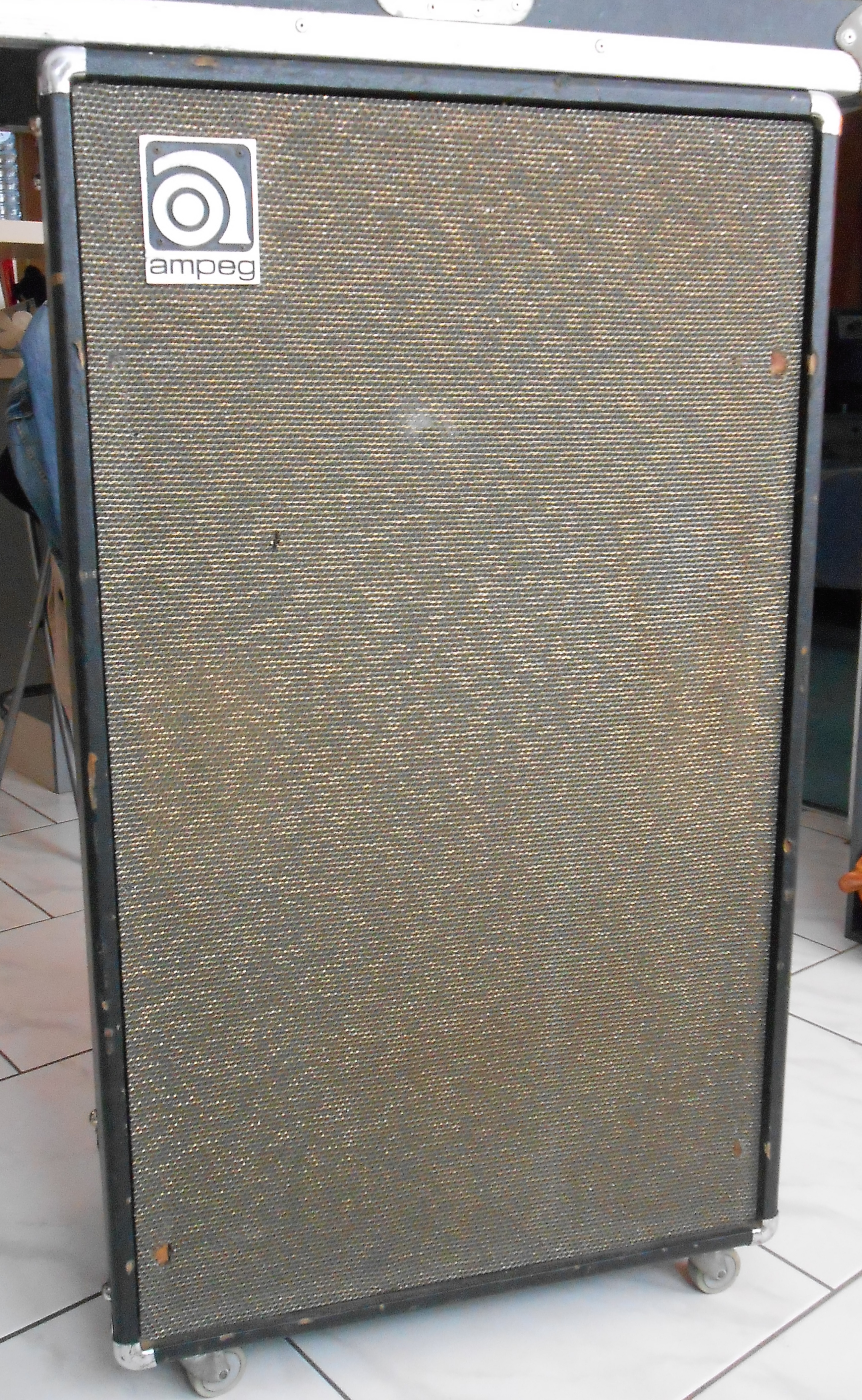 Vends cab Ampeg baffle BT25 (2x15'', 4 Ohms) de 1971