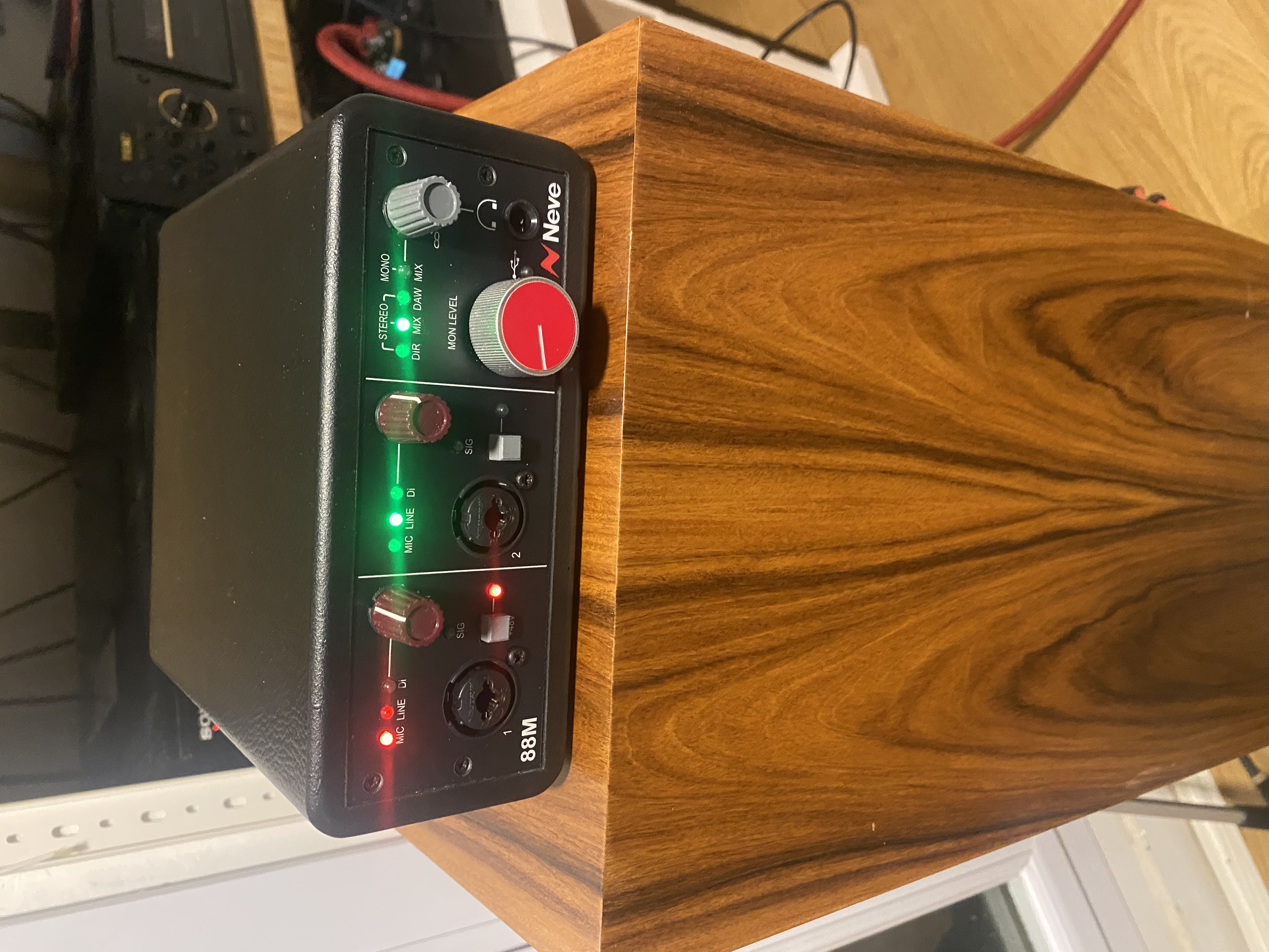 Neve 88M - Interface Audio High-End (Préamplis Console 88RS)