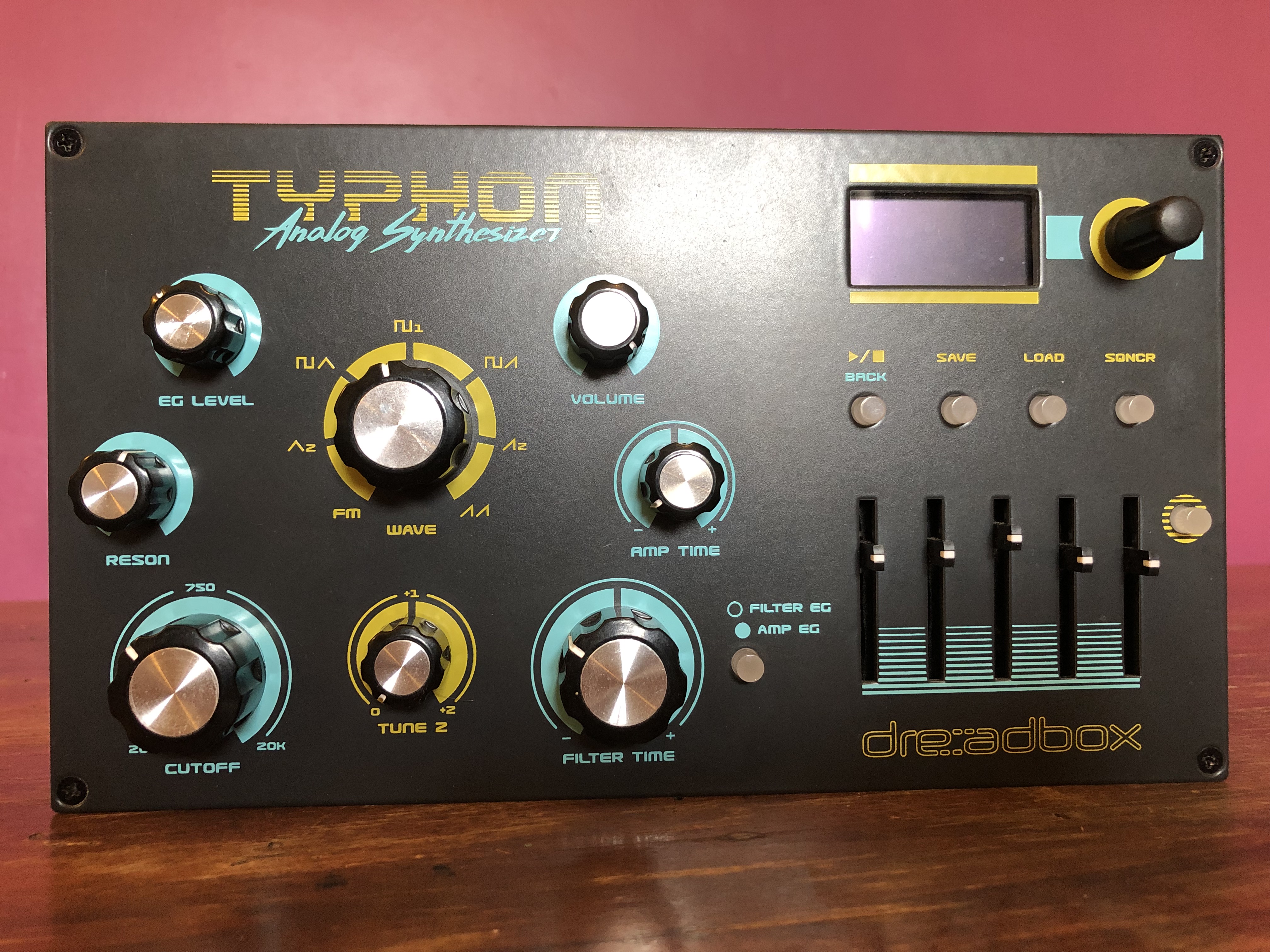 Vends synthétiseur Dreadbox Typhon 