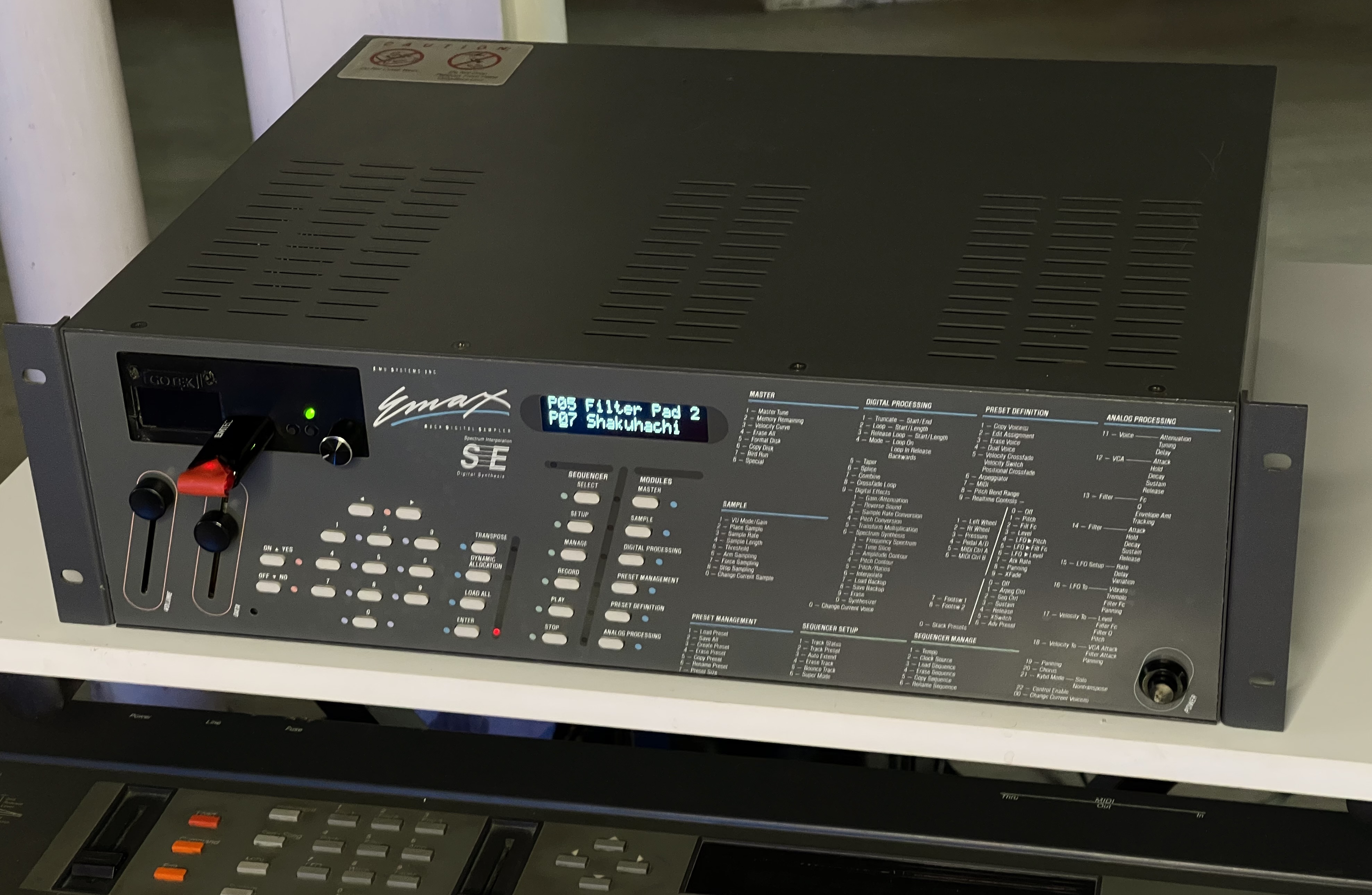 Sampler synthétiseur E-MU Emax SE Rack + écran OLED + Gotek USB - Révisé