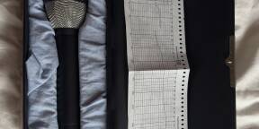 Vends Microphone Beyerdynamic M 88 N 5 (C) { micro que Phil Collins et Mick Jagger } bon état + boite + réponses en fréquence