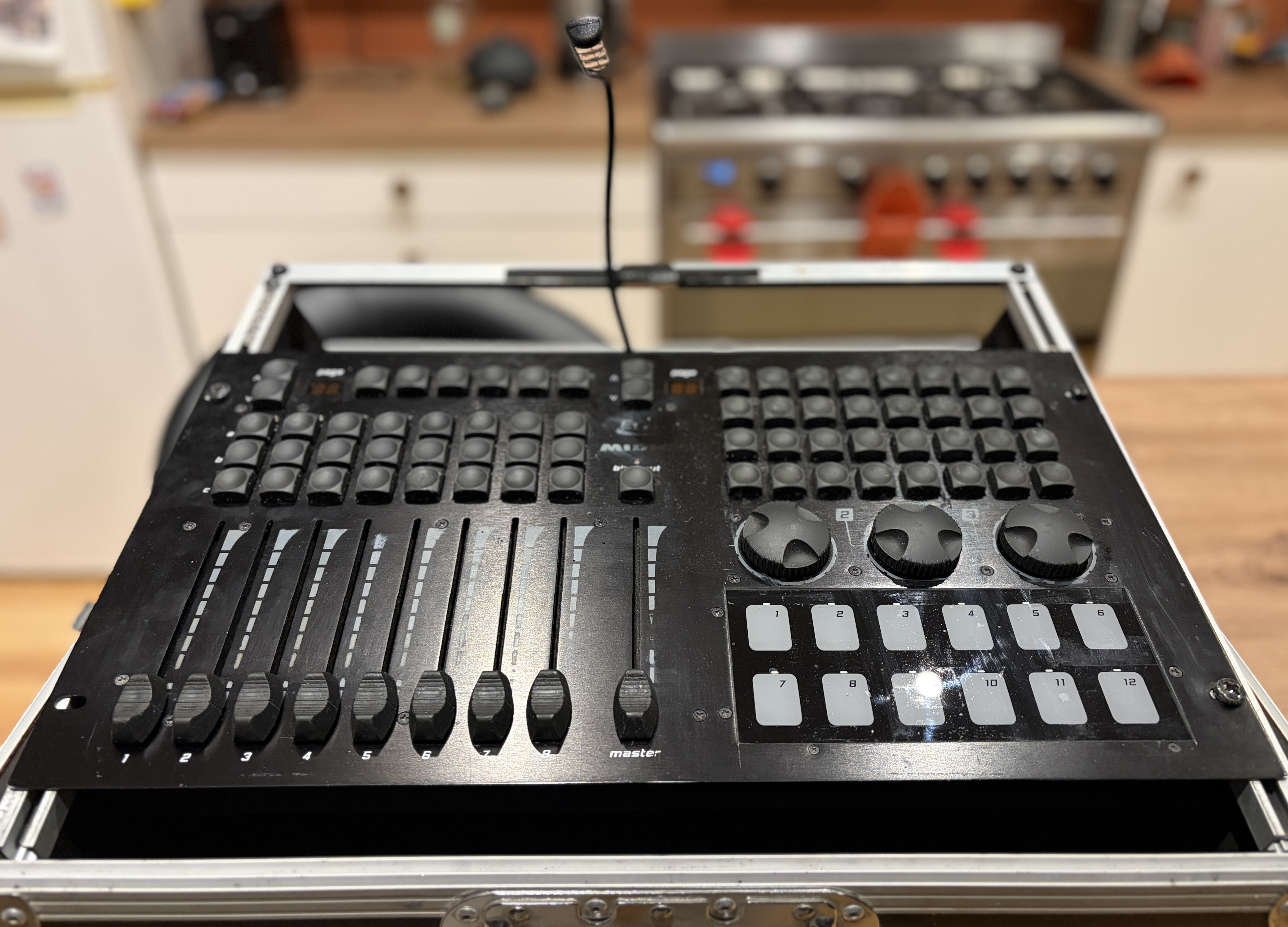 VENDS Contrôleur midi Elation Midicon