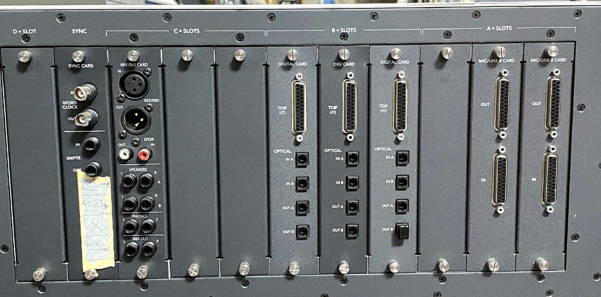 VDS CARTES NUMERIQUES POUR MACKIE DXB 