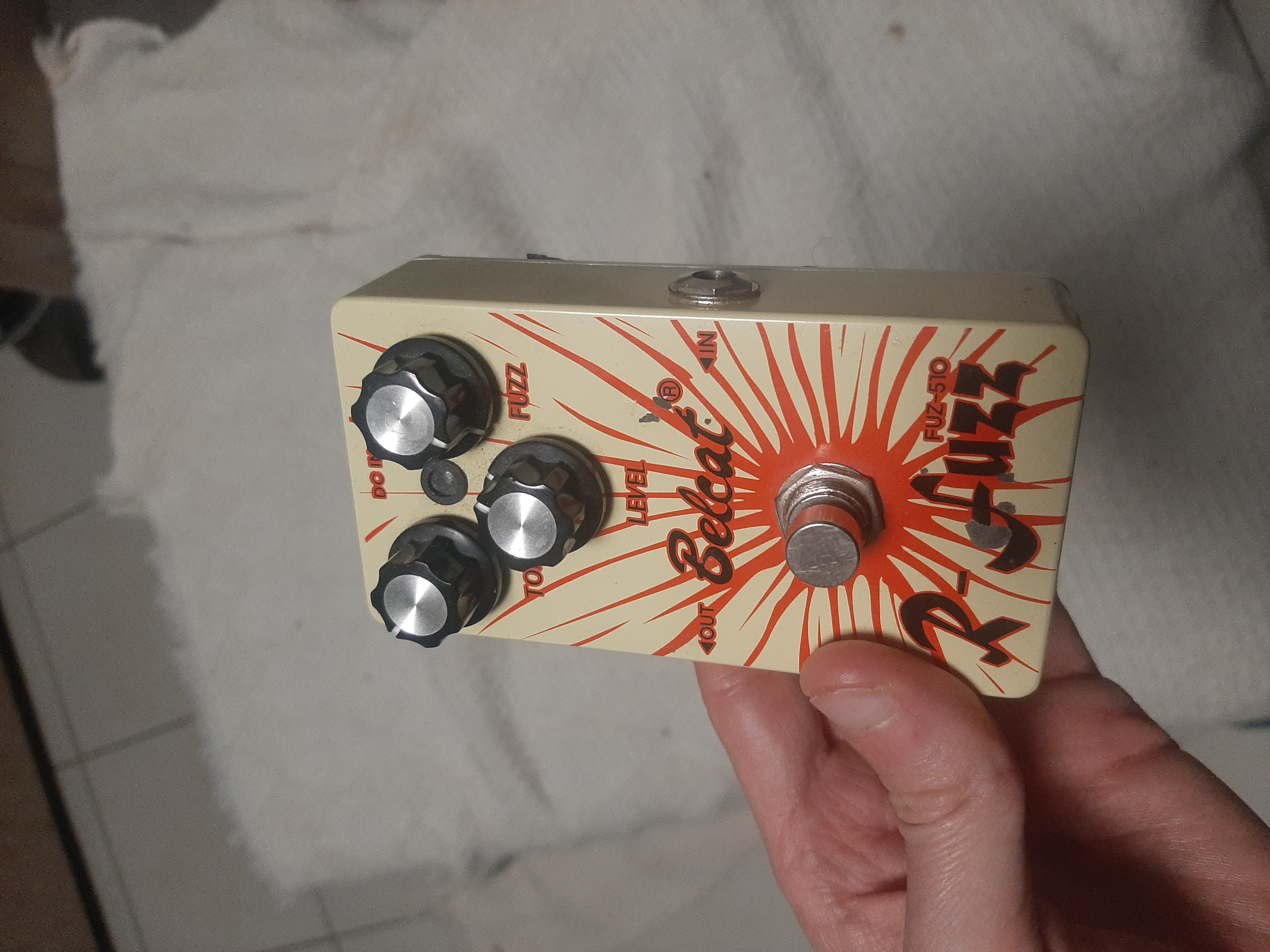 Pédale Belcat R fuzz