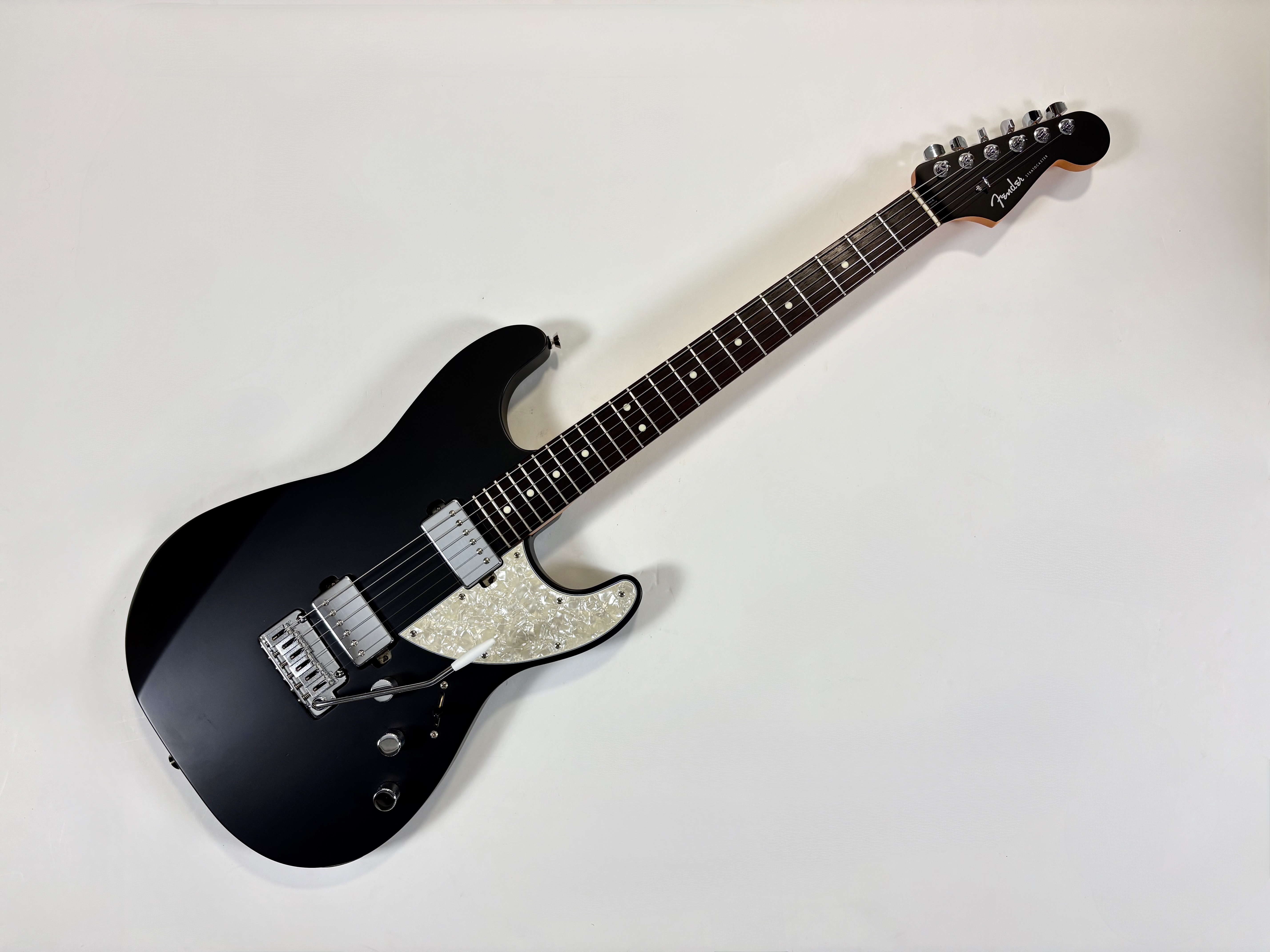 Fender Stratocaster Elemental 2023 Stone Black made in Japan