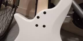 Vends Jackson JS spectra basse JS2 snow white