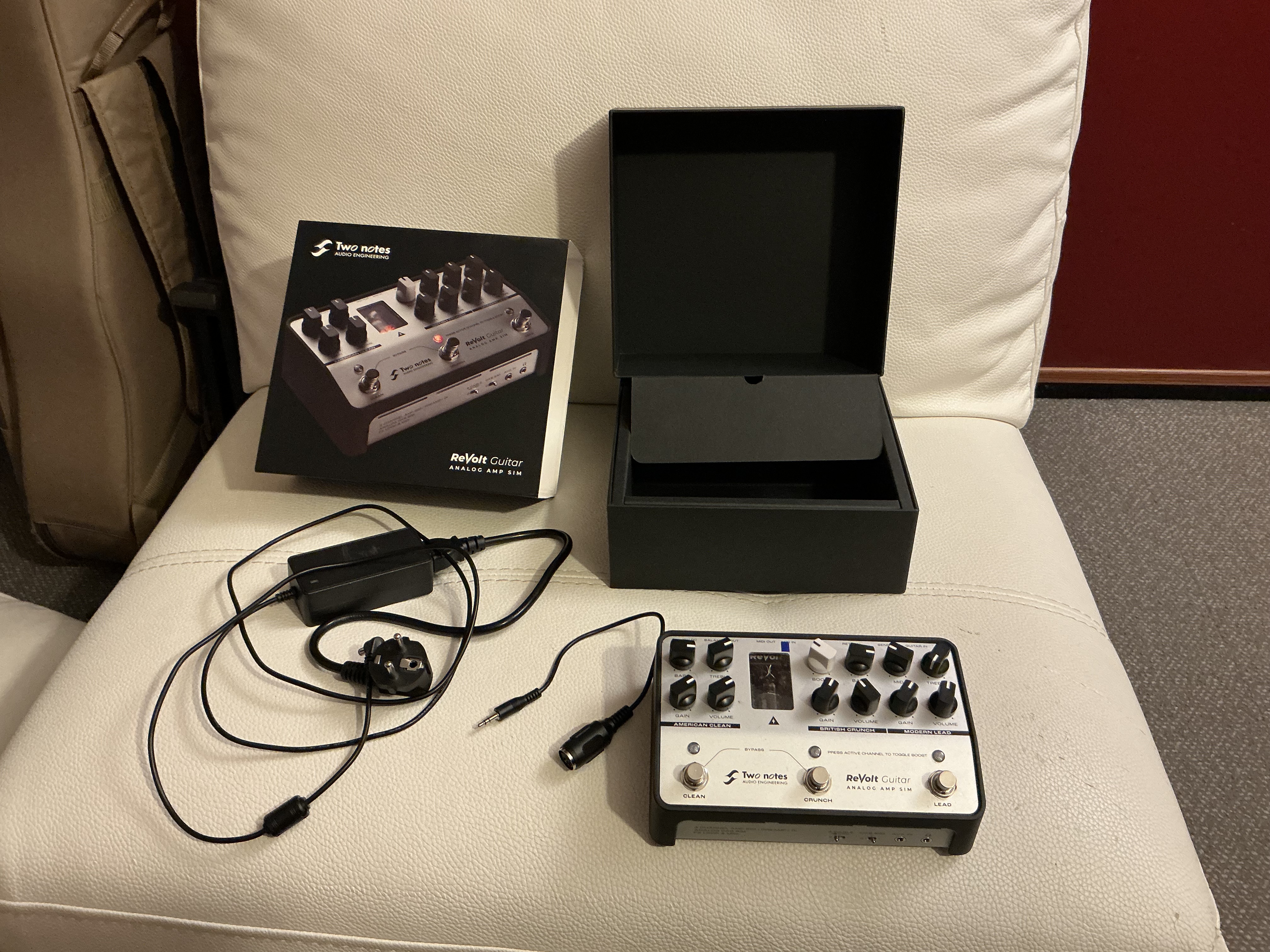 Two notes Revolt guitar quasi neuf