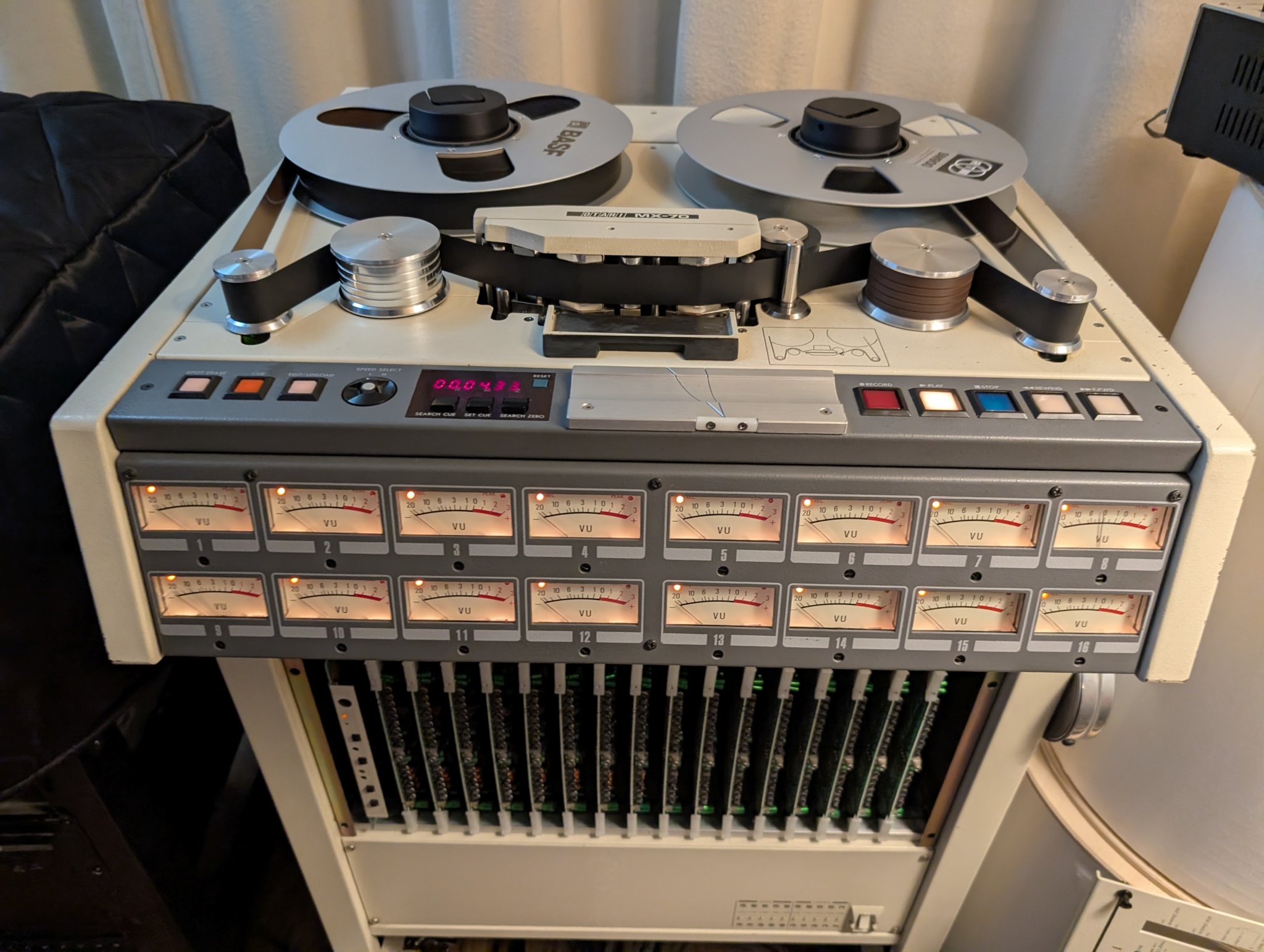 PXL 20251128 161555452