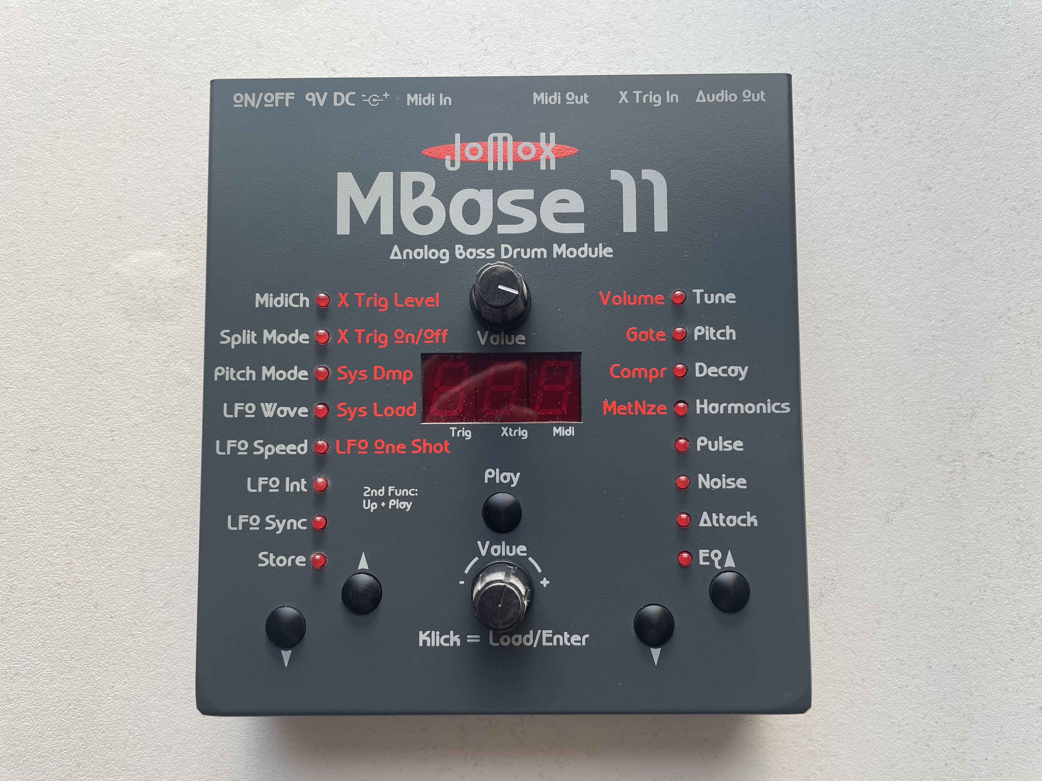 Vends JoMoX MBase 11 - Synthétiseur analogique