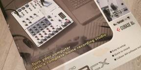 YAMAHA MW8CX console analogique