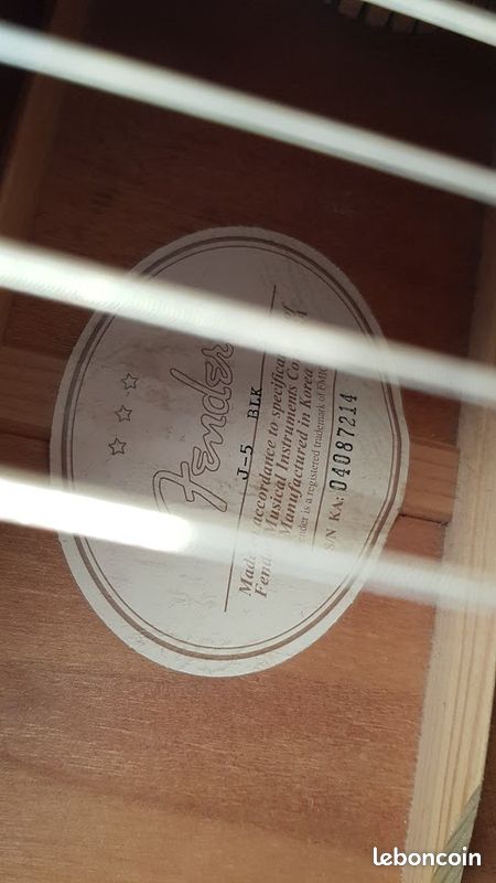 A vendre ou échanger guitare électro-acoustique Fender J5 