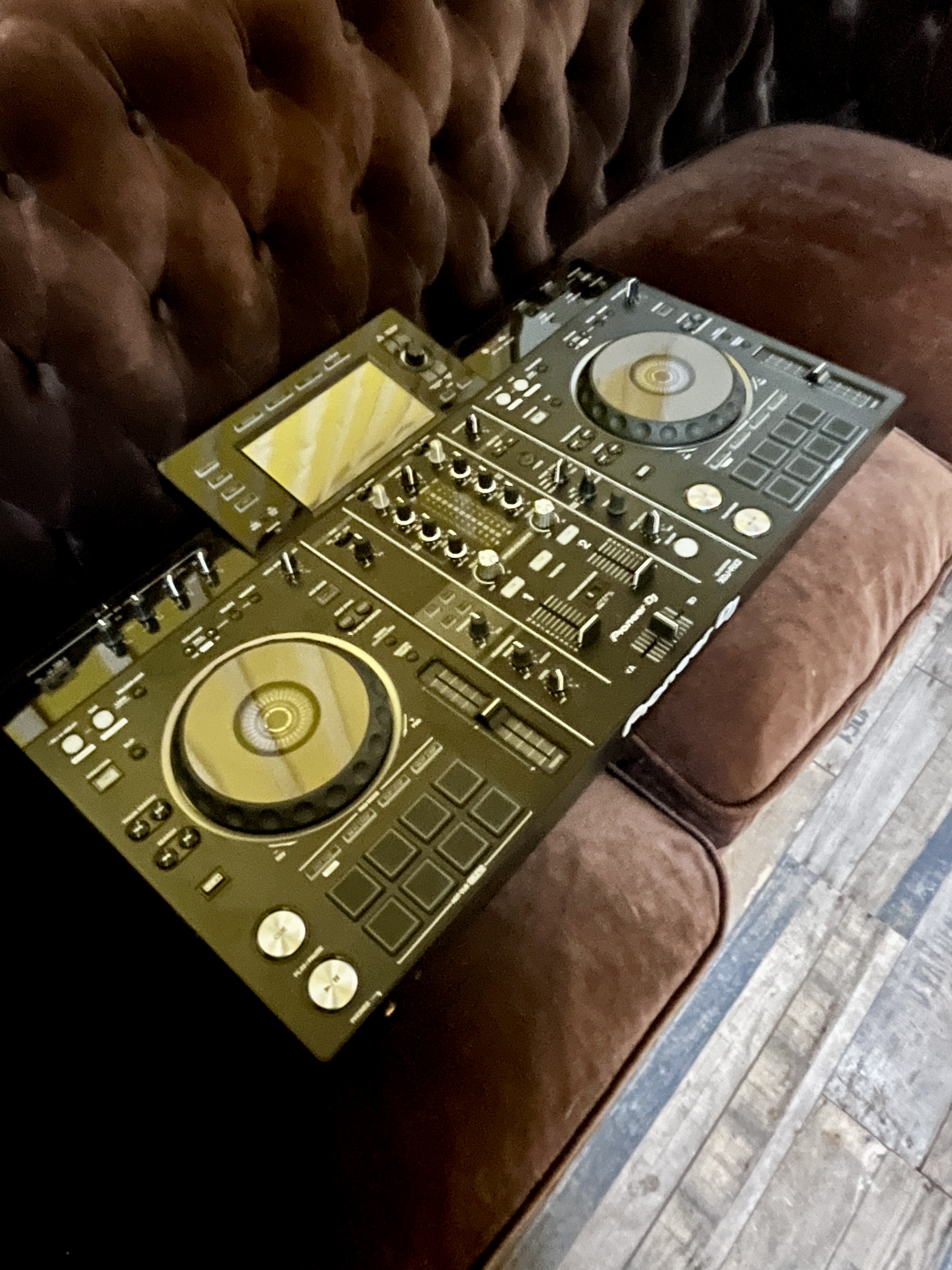 Vend Pioneer XDJ-RX2+ Decksaver