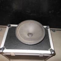 Vends une paire de HP JBL MI12