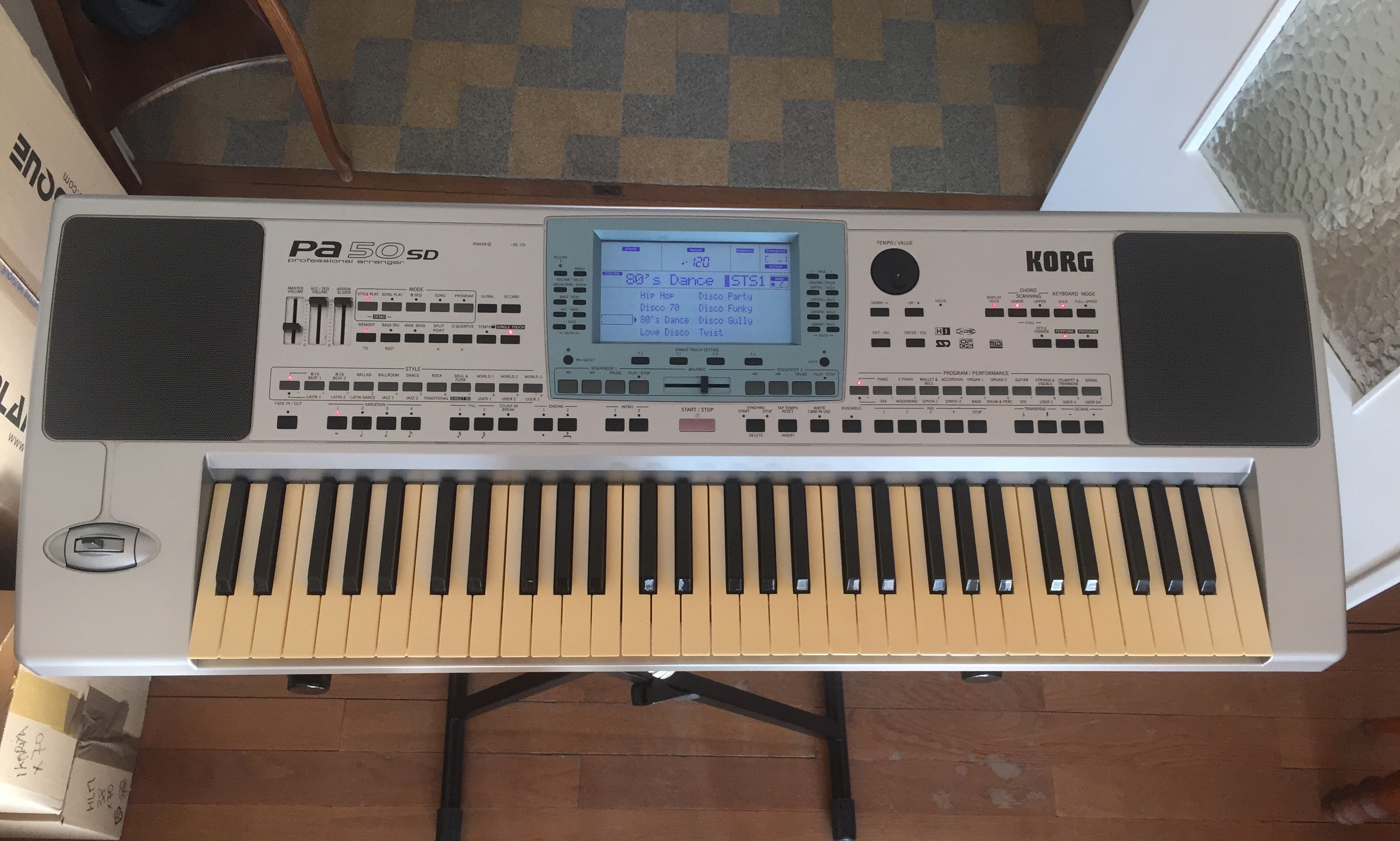 Vends Korg PA50 SD