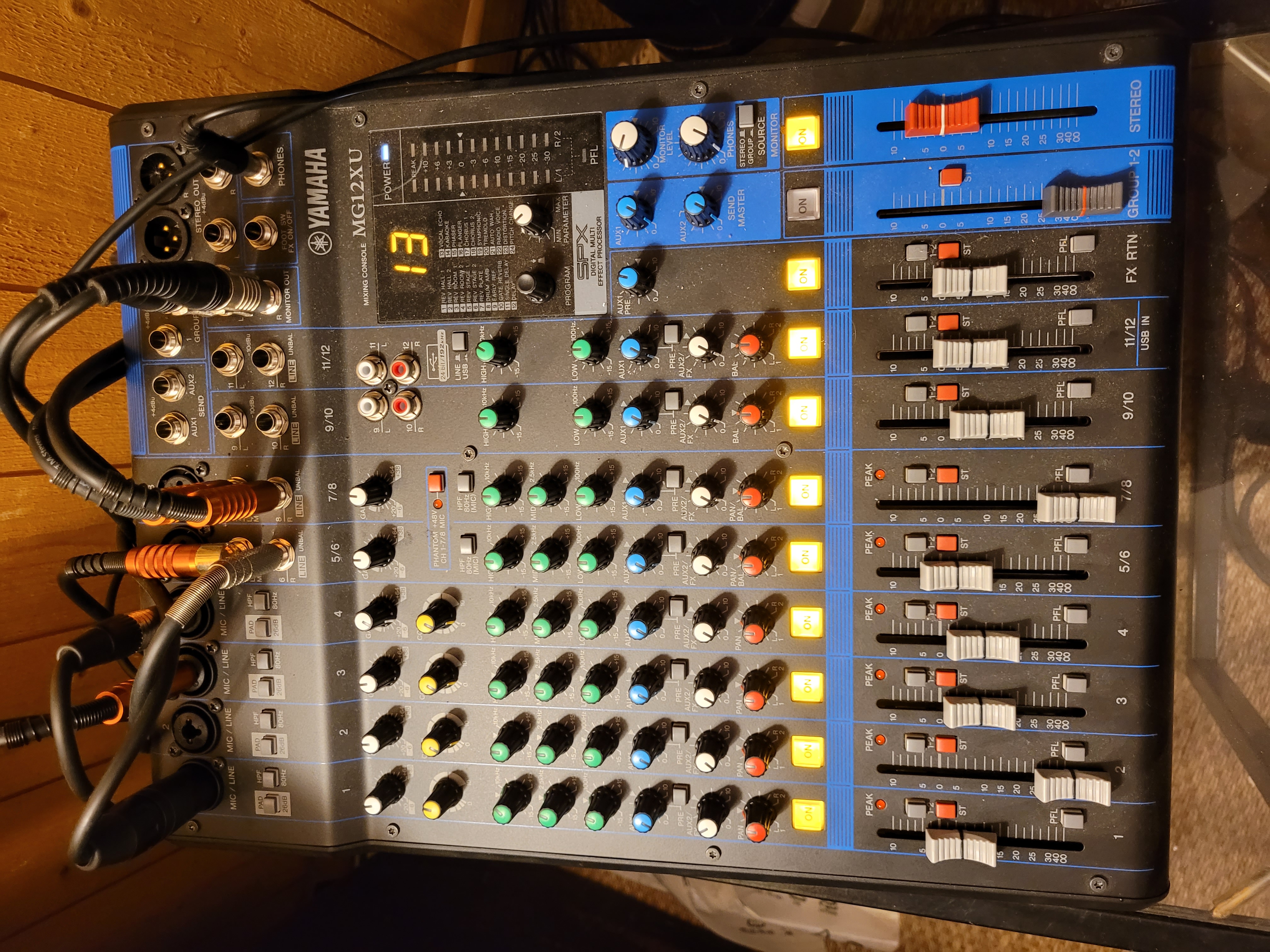 Vends table mixage Yamaha mg12xu