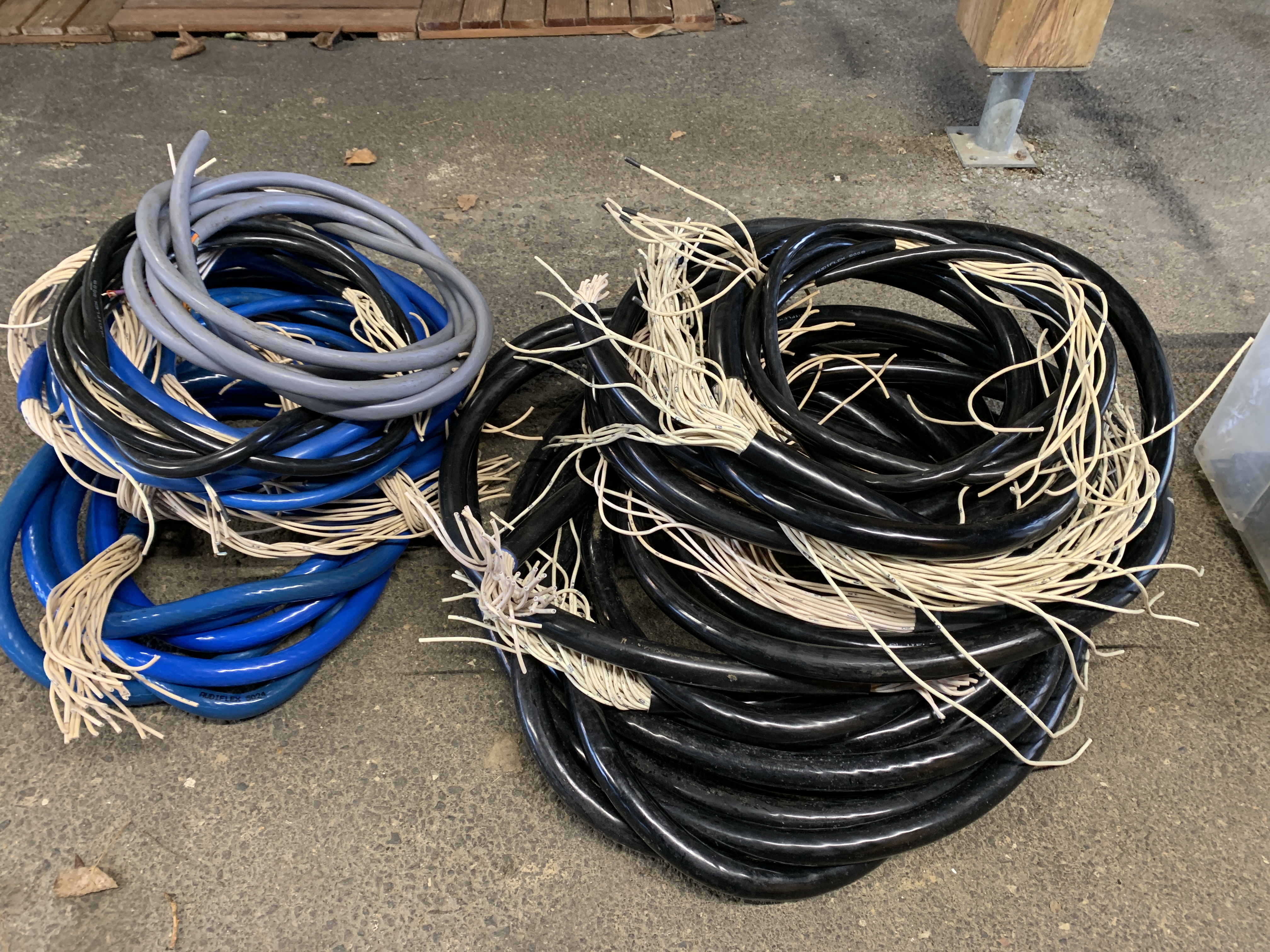 Câblage Studio : Lot de câbles multipaires et barres de Patch