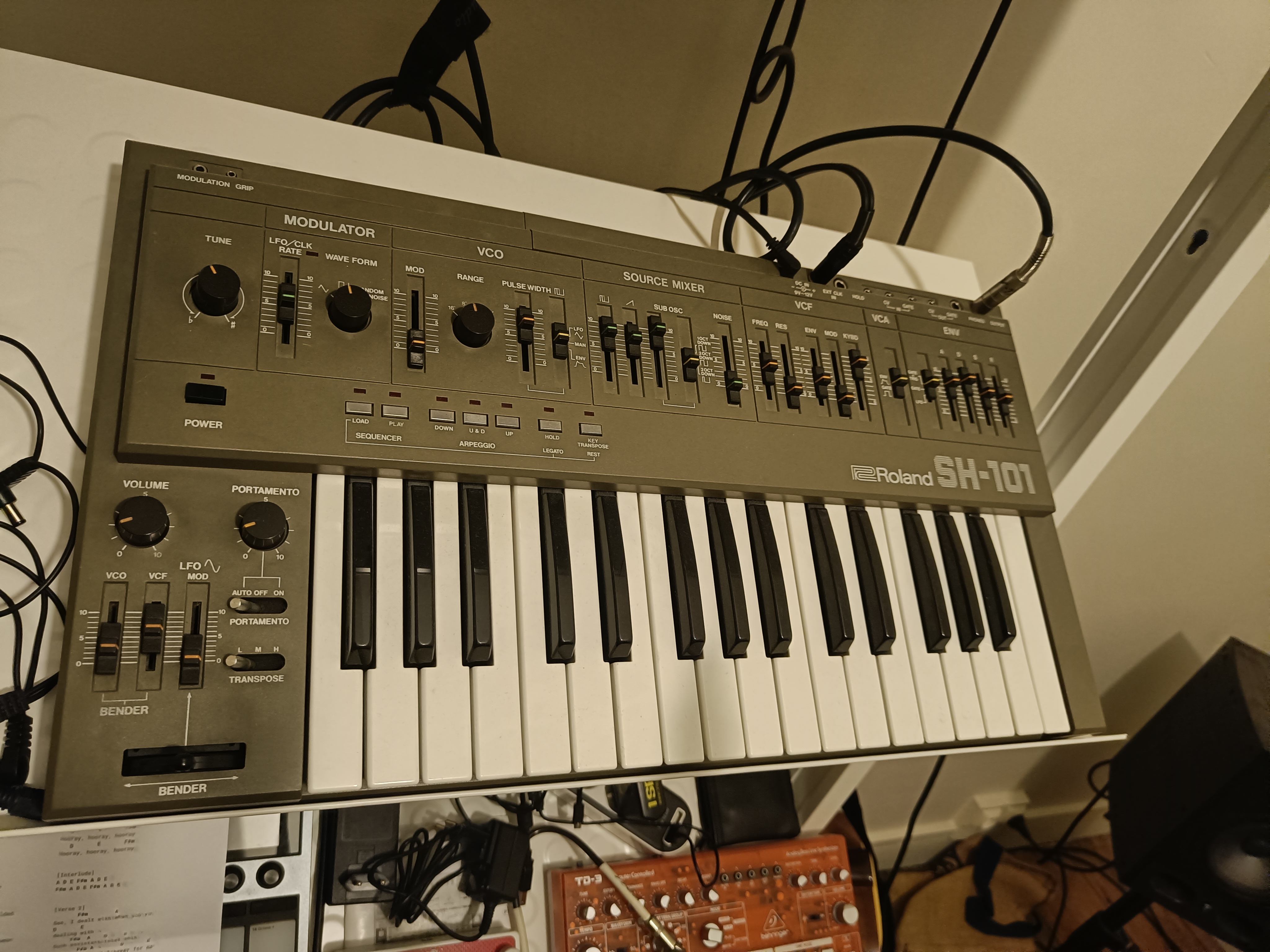 Roland SH-101 - Parfait état fonctionnel - Très bon état esthétique