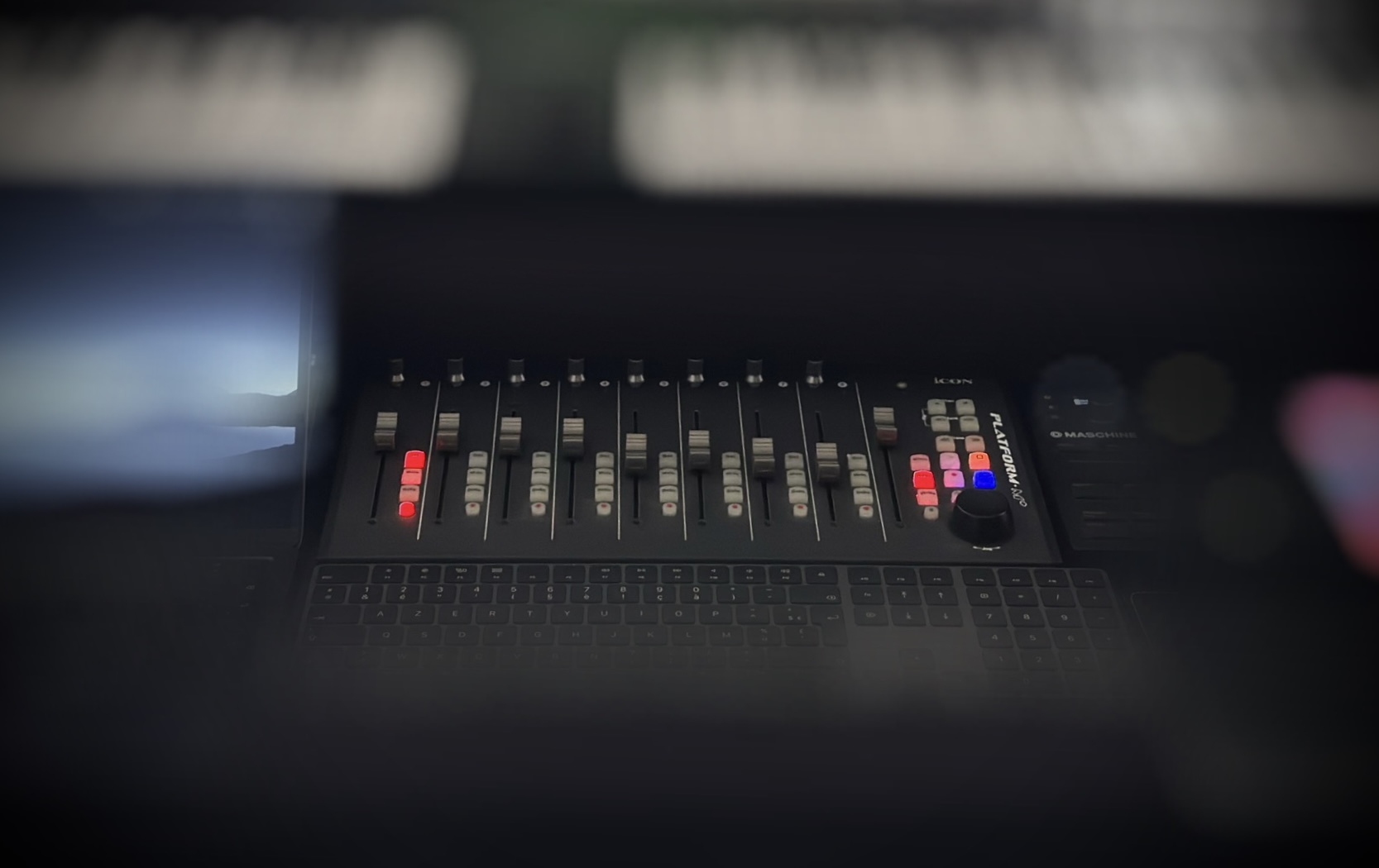 Vends ICON Platform M+