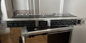 Vends Behringer Ultragain Pro