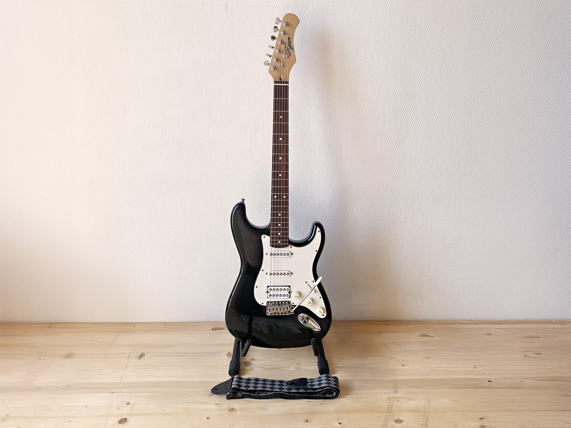 Ryan Guitars STRATOCASTER '76 (Japon)