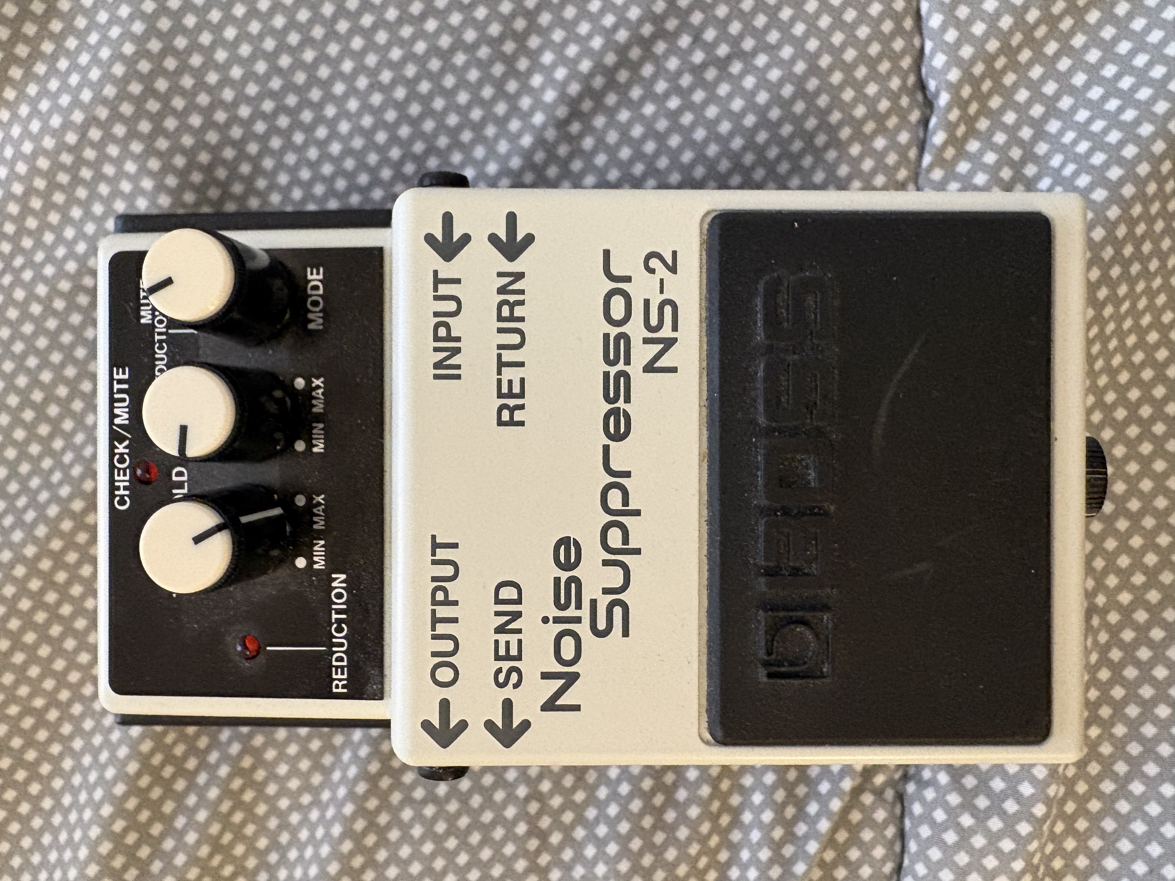 Vends BOSS Noise Suppressor