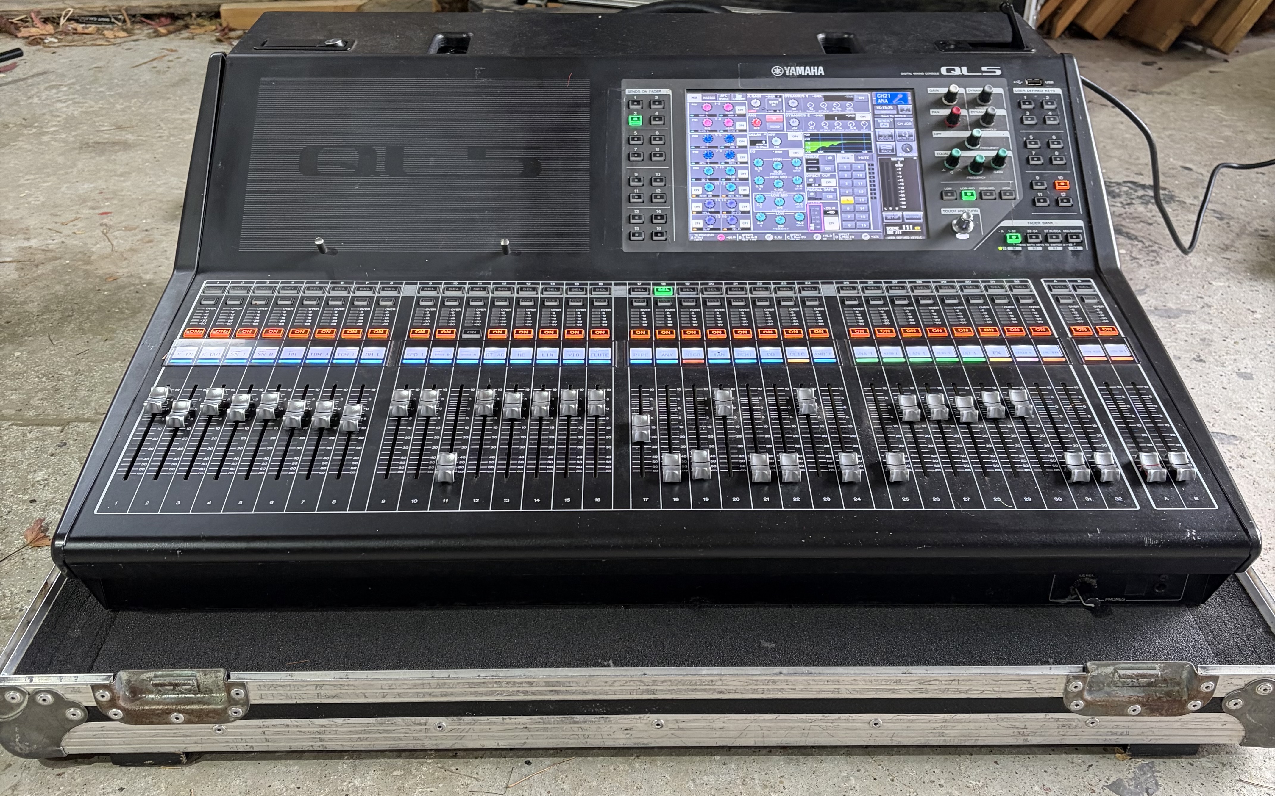 Vends console Yamaha QL5 + flight case 