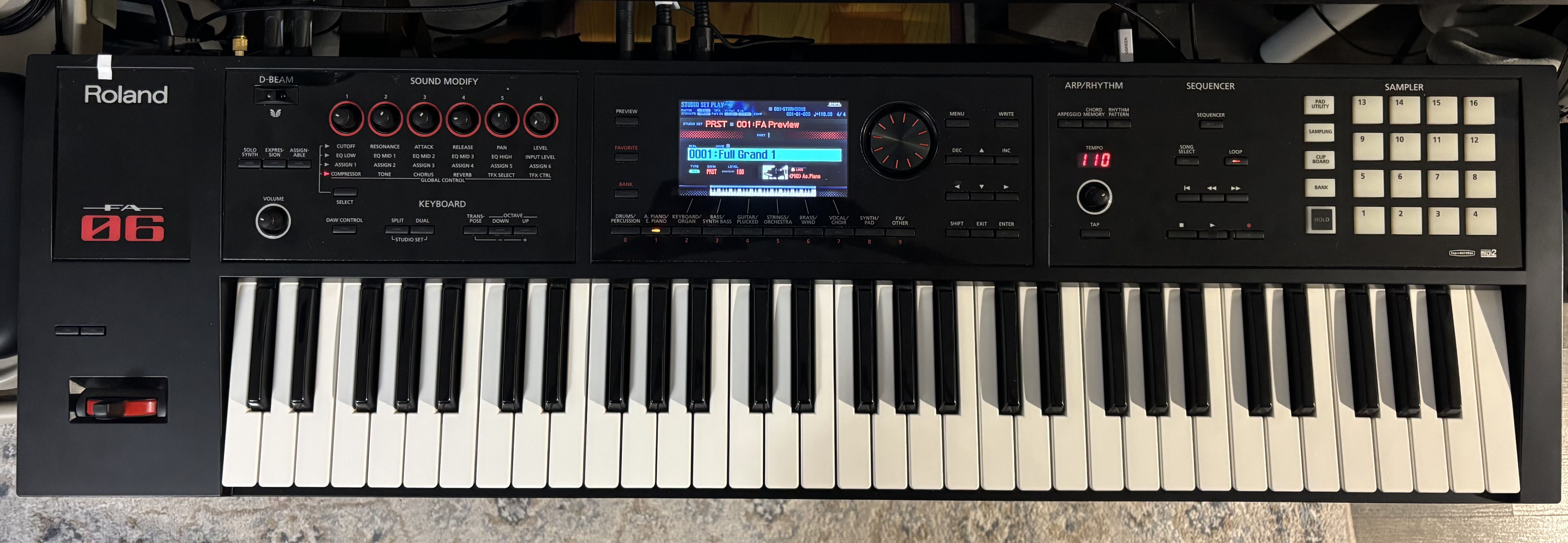 Roland FA-06 avec gig bag