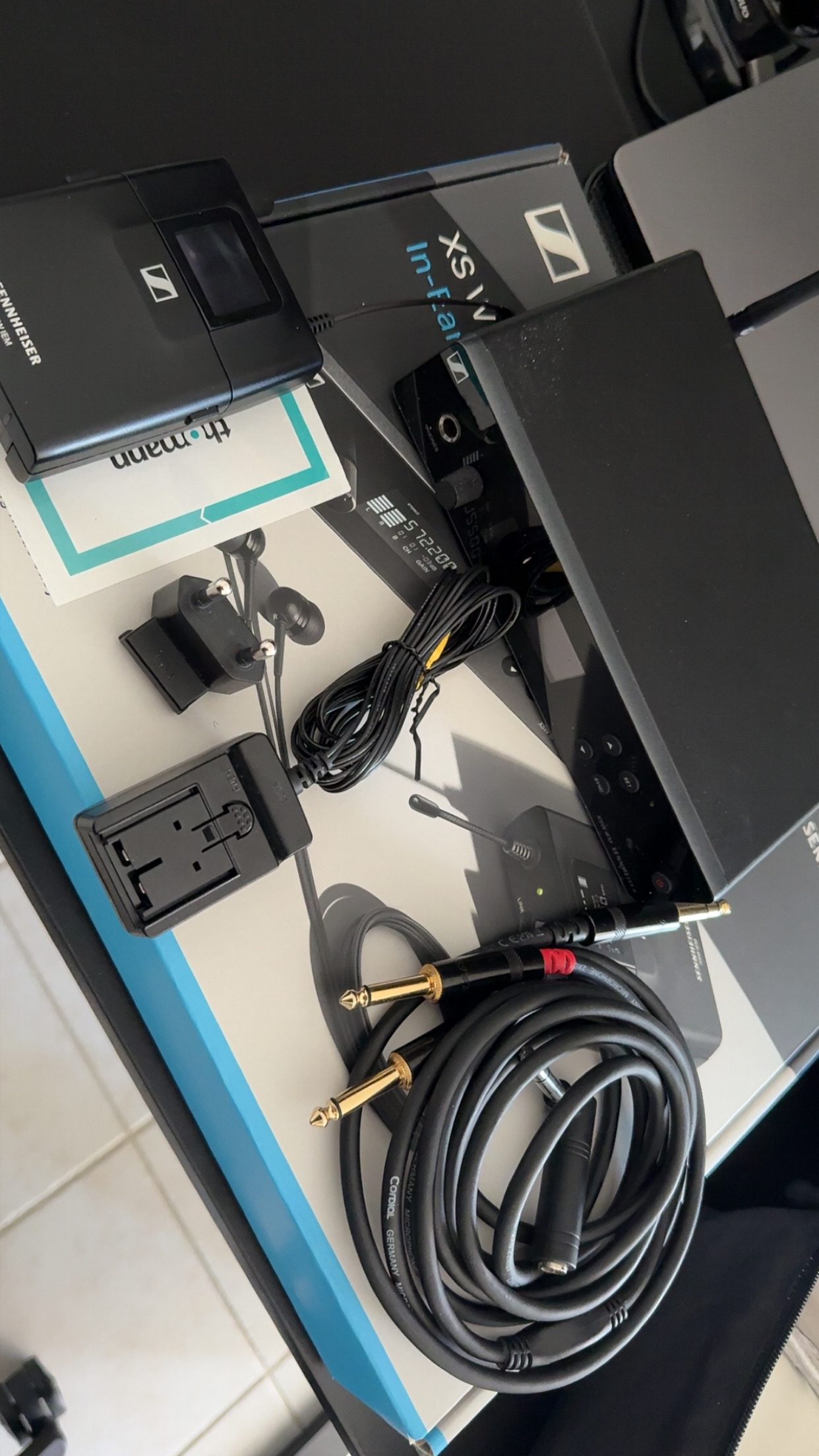 Système in ear HF : 64 Audio Nio + Sennheiser XSW IEM Set