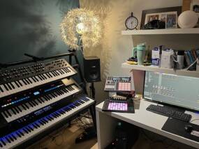 Roland Juno-X