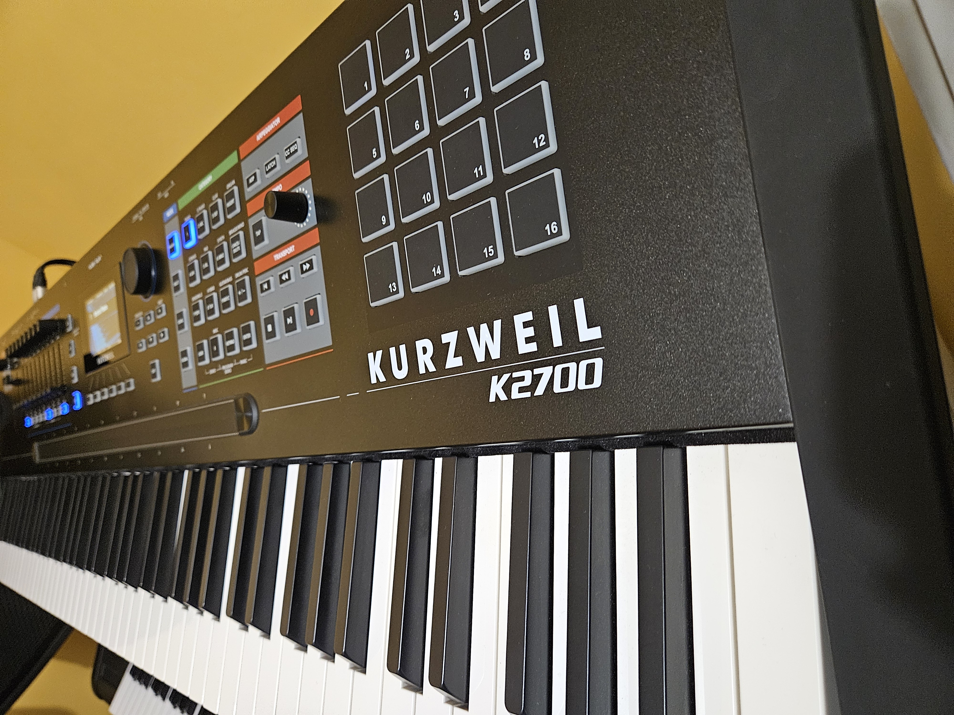 Kurzweil K2700 (4049)