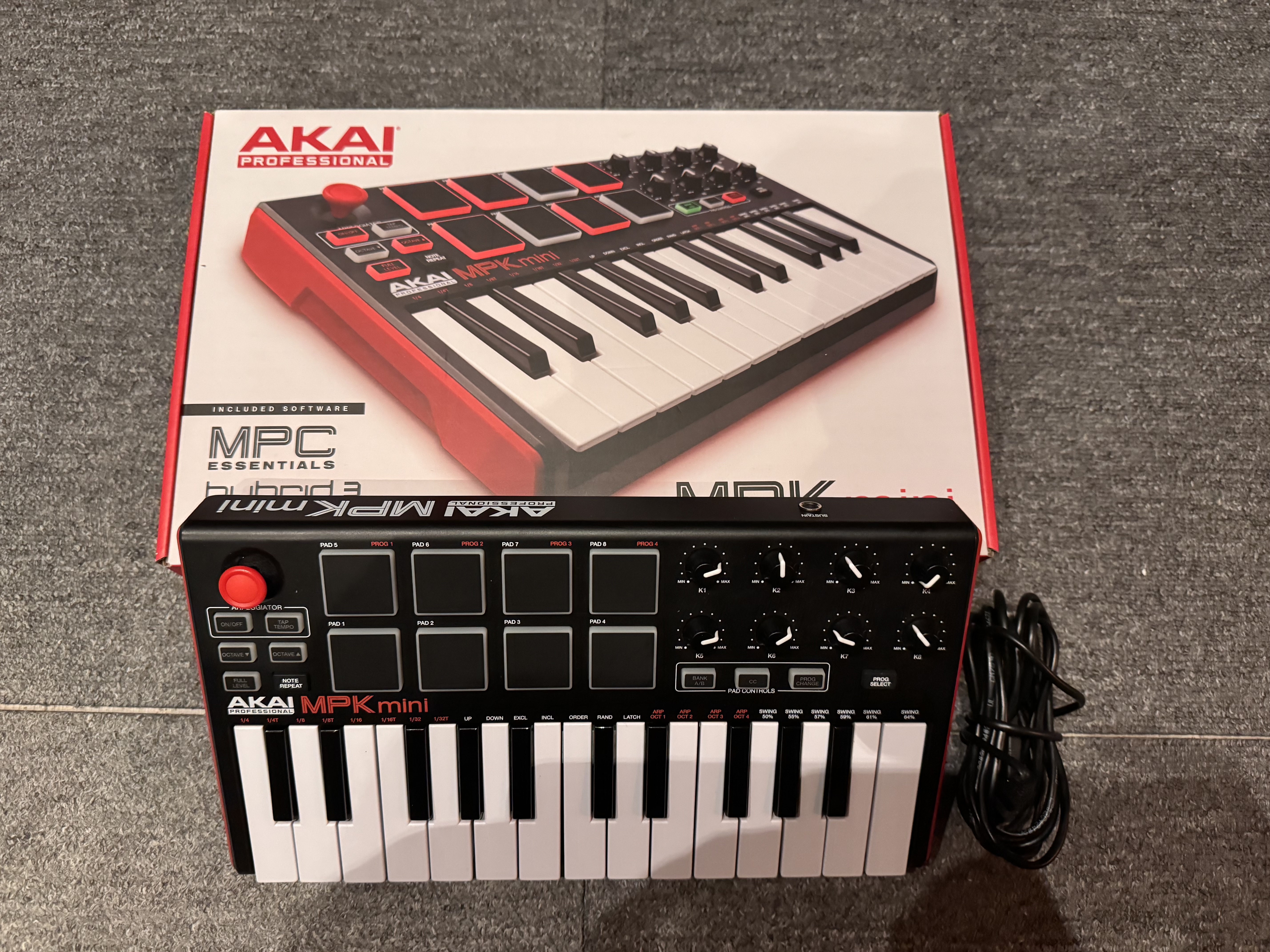 Vends AKAI Professional MPK Mini MKII – Clavier MIDI USB ?