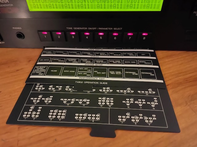 Yamaha TX802 b