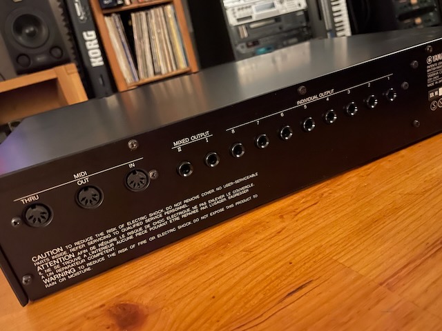 Yamaha TX802 e