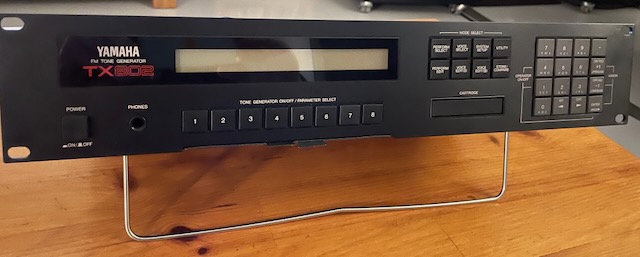 Yamaha TX802 f
