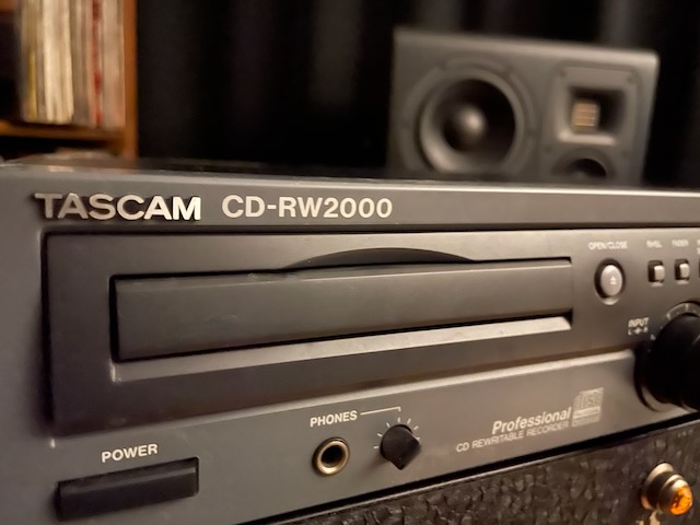 Tascam CDRW 2000 2