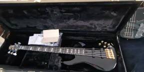 VENDS BASSE YAMAHA 5 CORDES ETAT PARFAIT