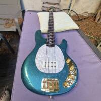 Vends basse Musicman stringray 4H special.