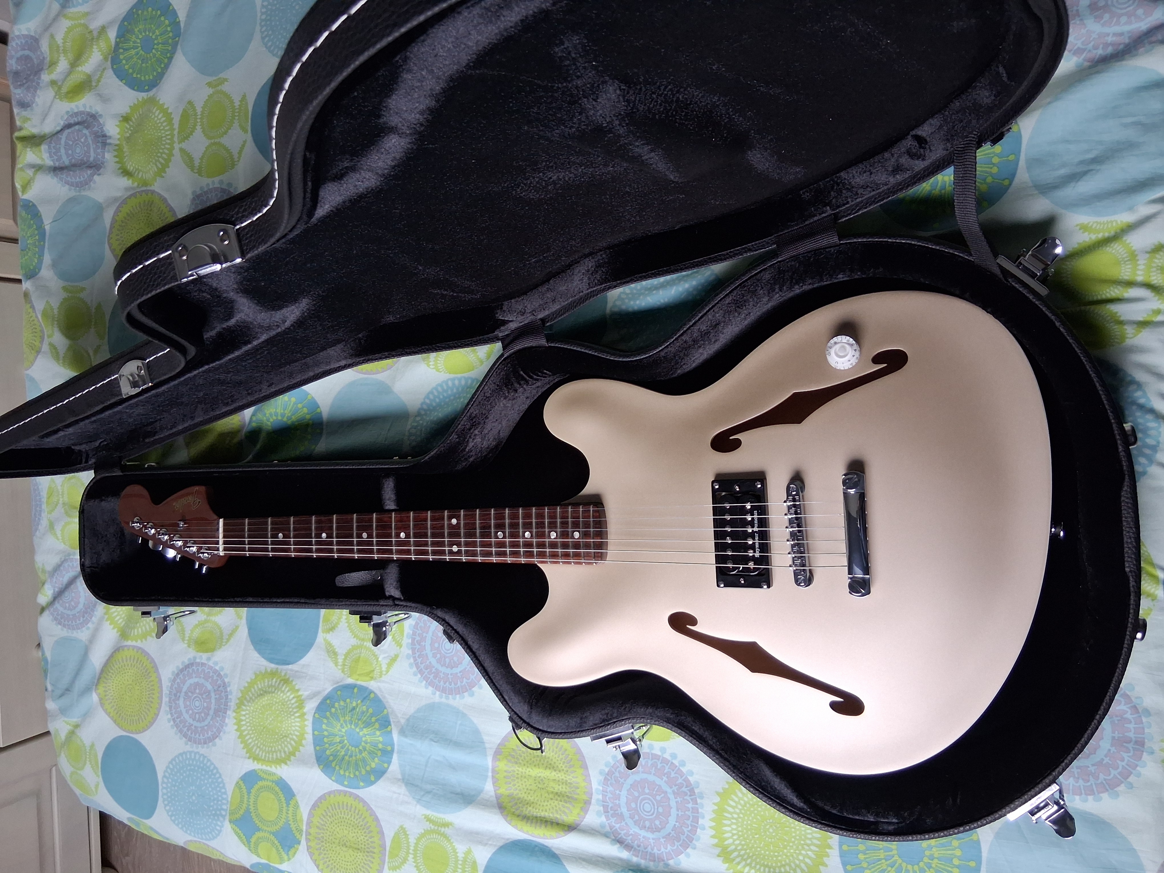 Fender Tom Delonge Starcaster Shoreline Gold + guitar case NEUF