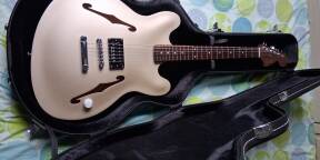 Fender Tom Delonge Starcaster Shoreline Gold + guitar case NEUF