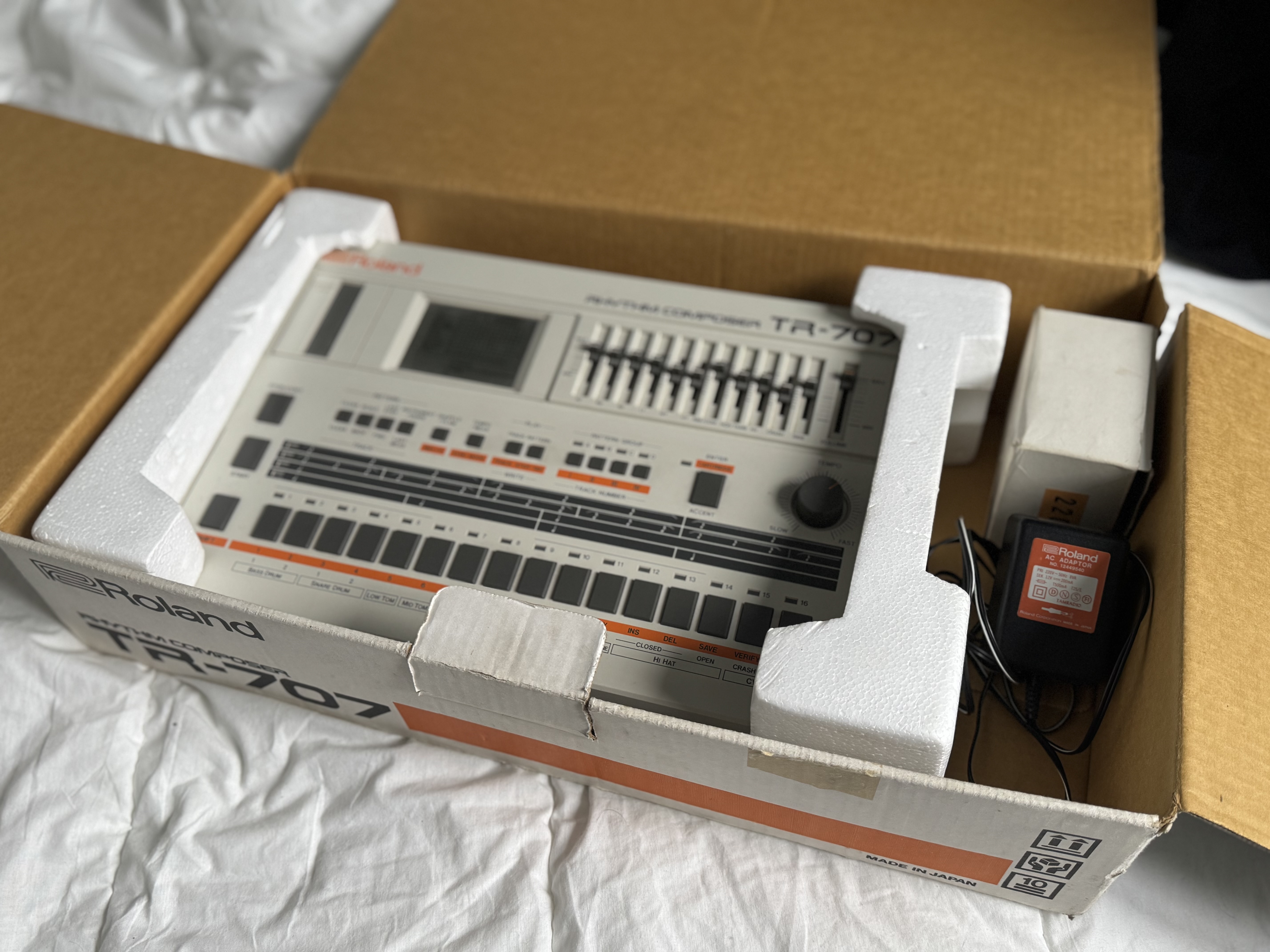 Roland TR-707 (39127)