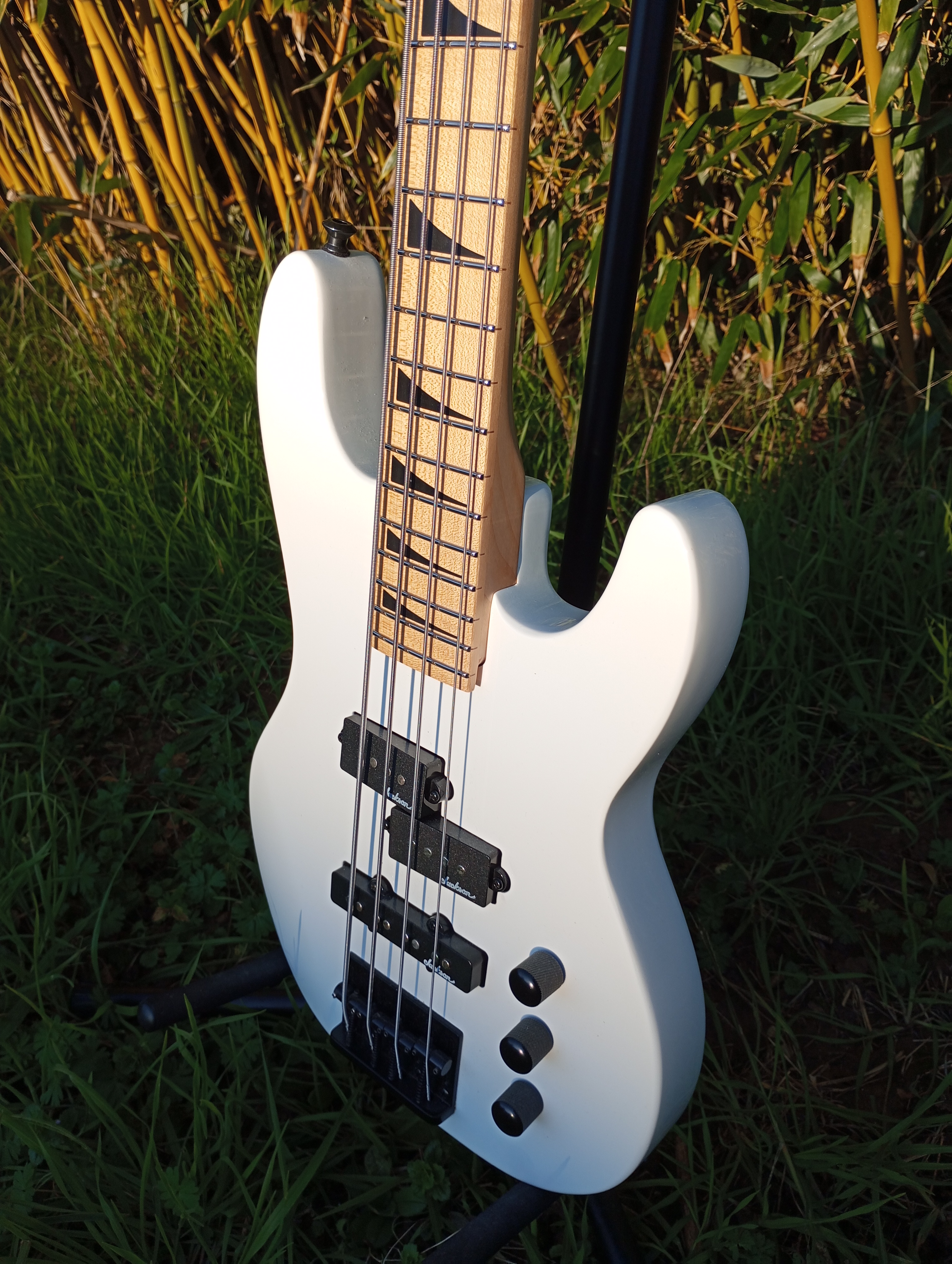 Jackson Concert Bass Minion JS1XM – Snow White