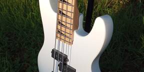 Jackson Concert Bass Minion JS1XM – Snow White