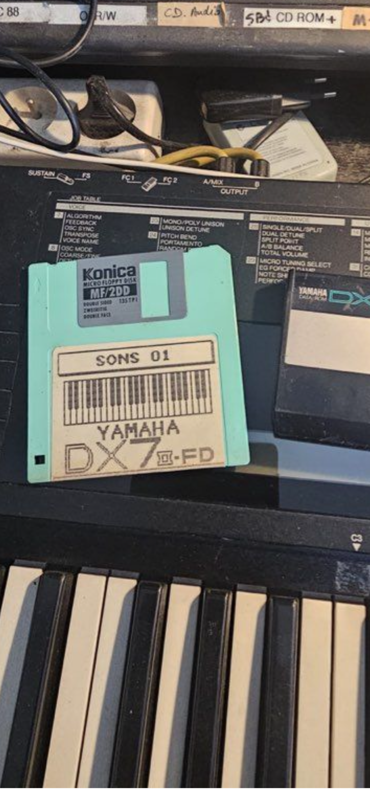 Synthétiseur Yamaha, DX7II-FD