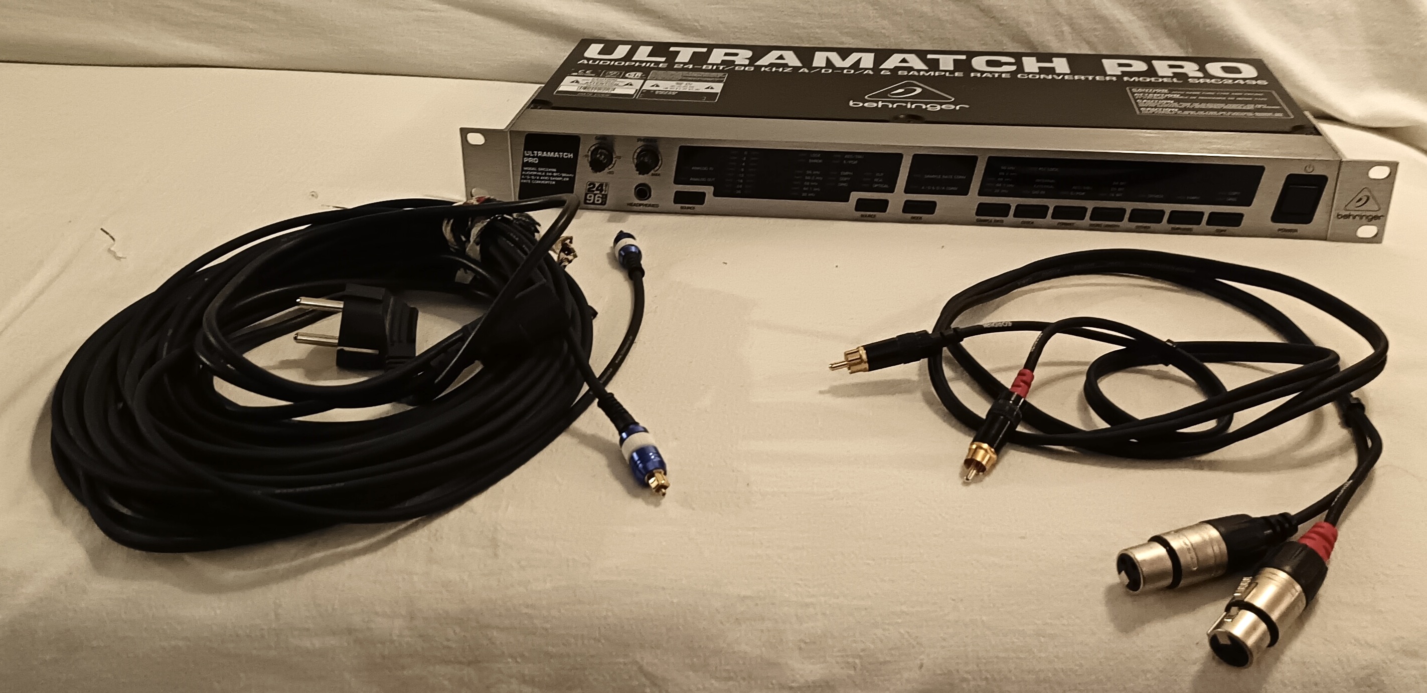 DAC Berhinger Ultramatch Pro SRC2496 Audiophile 24bit/96khz A/D D/A & sample rate