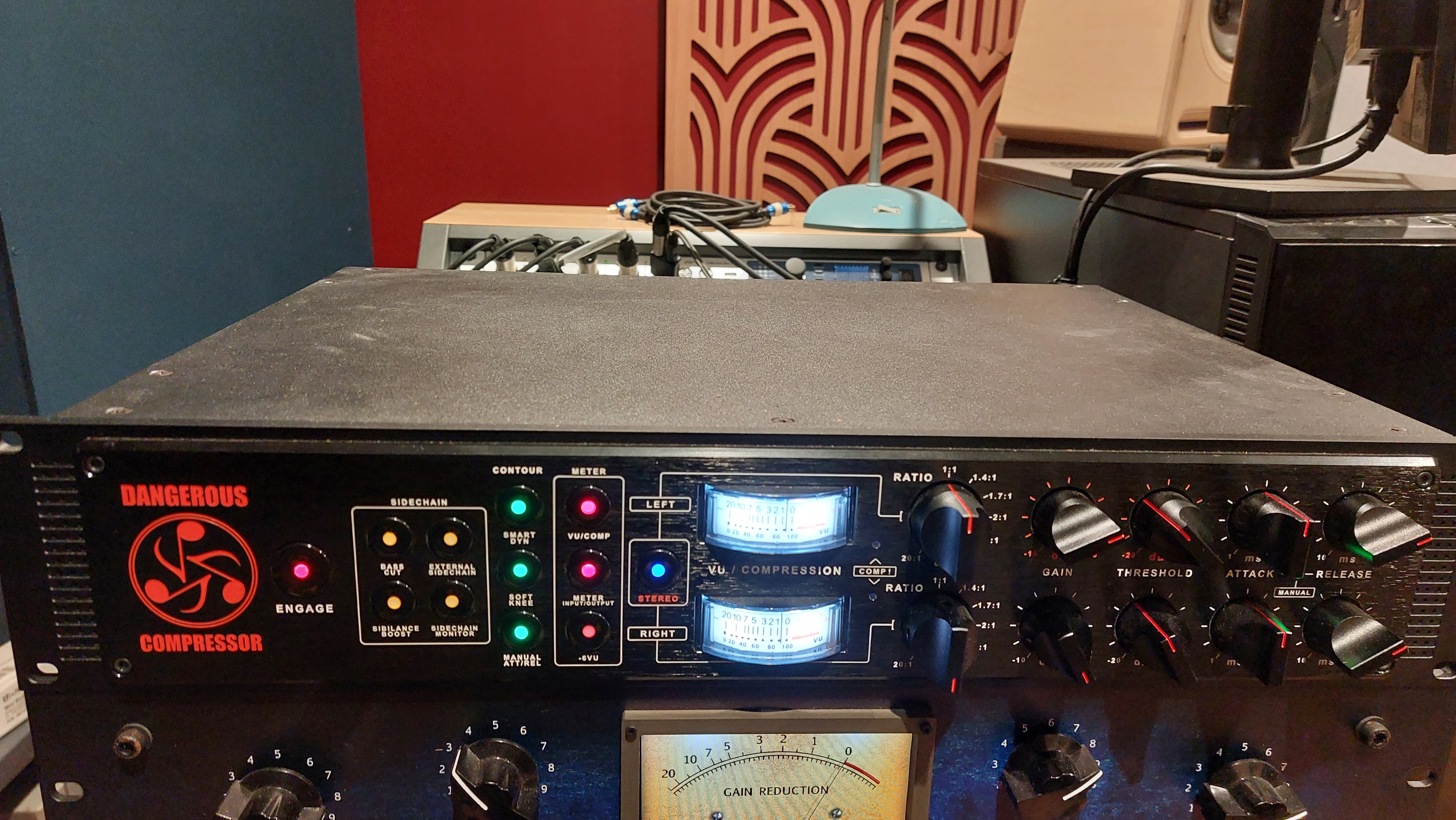 Vends Dangerous Music Compressor neuf