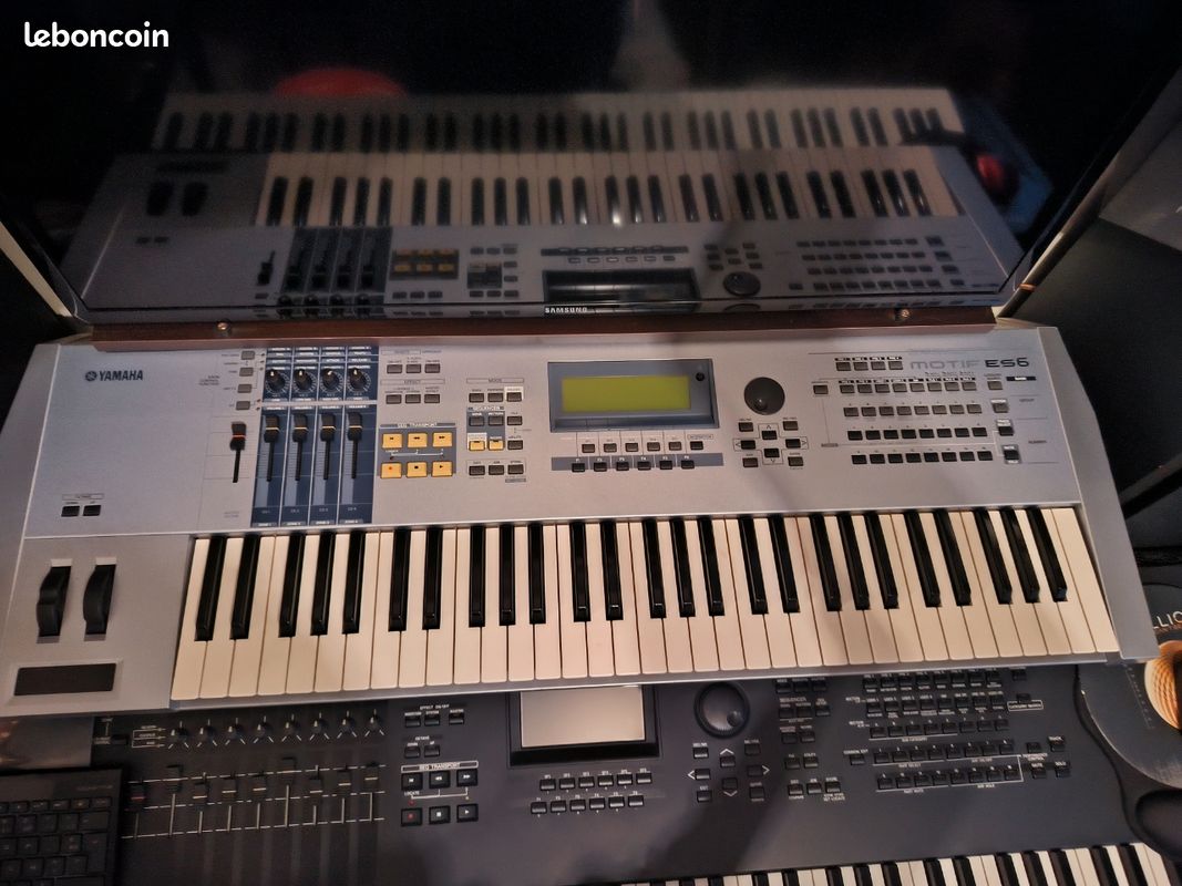 Yamaha MOTIF ES6 + PLG DX