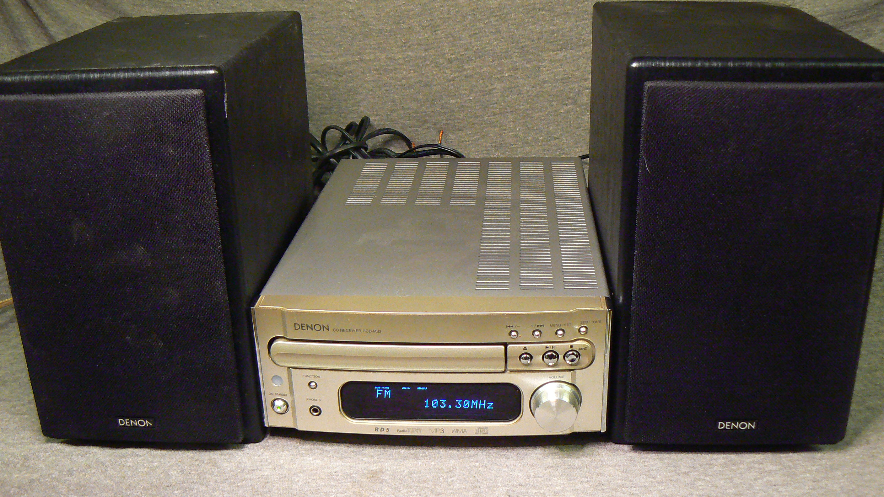 Vends mini chaîne Hi-Fi Denon RCD-M33 avec enceintes